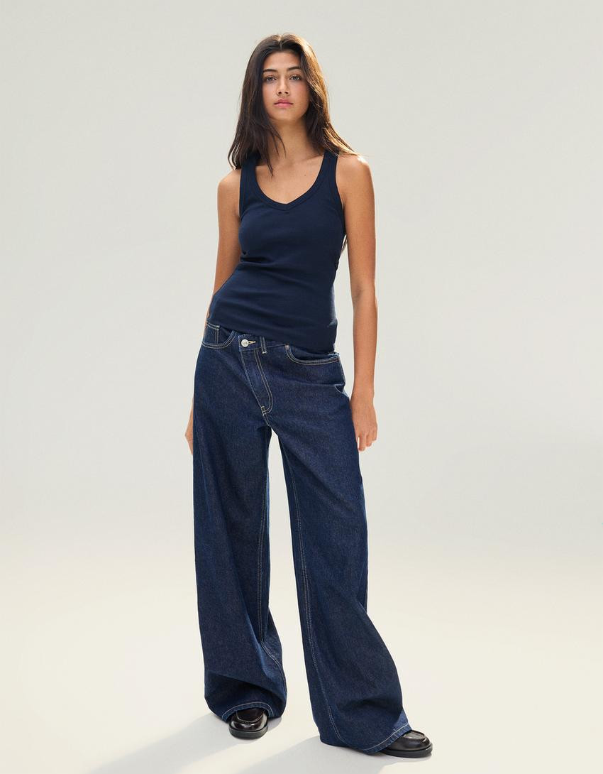 V-neck strappy top - Women | Bershka UK