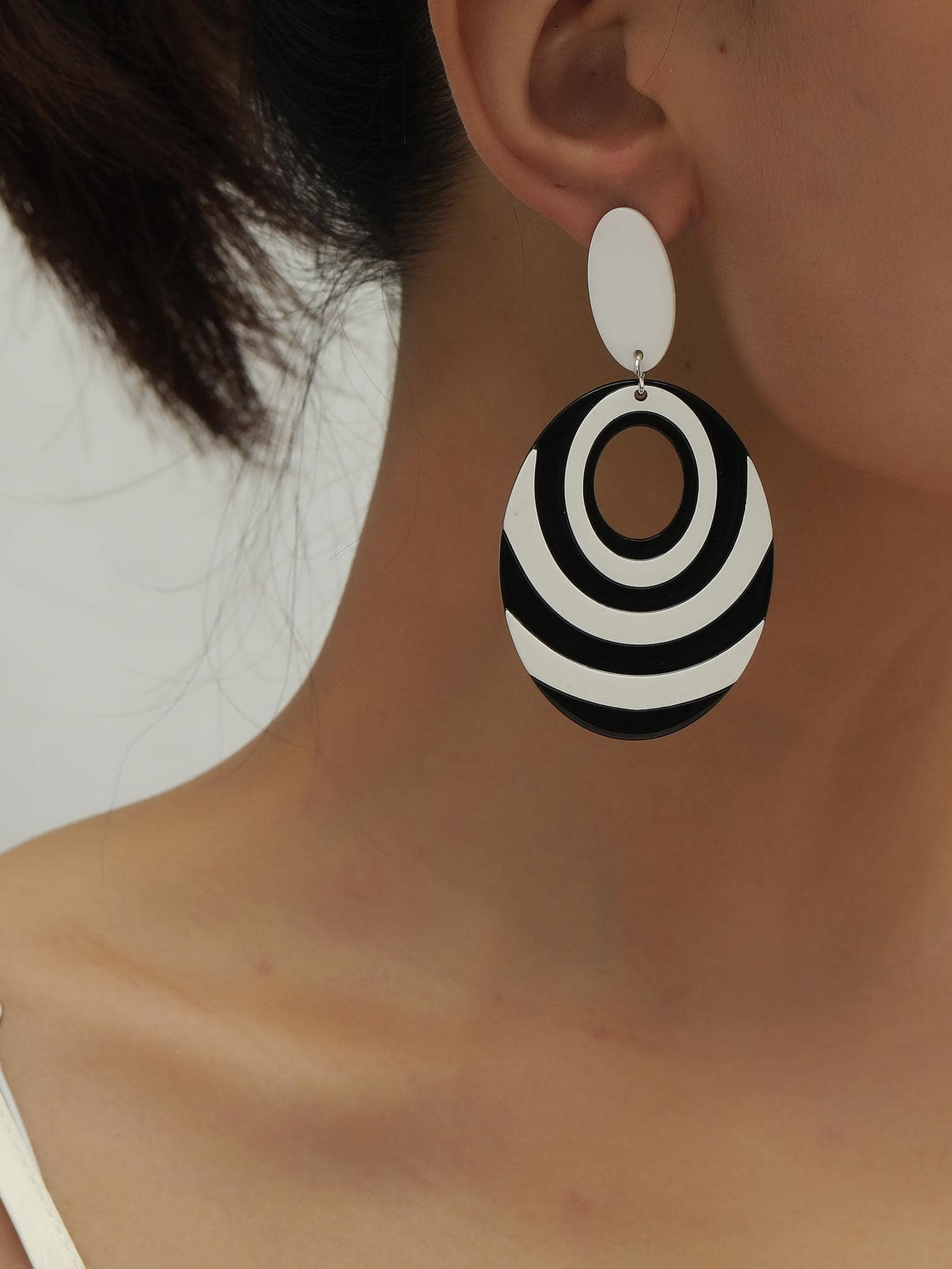 1pair Fashionable Hollow Out Oval Drop Earrings For Women For Daily Decoration | SHEIN