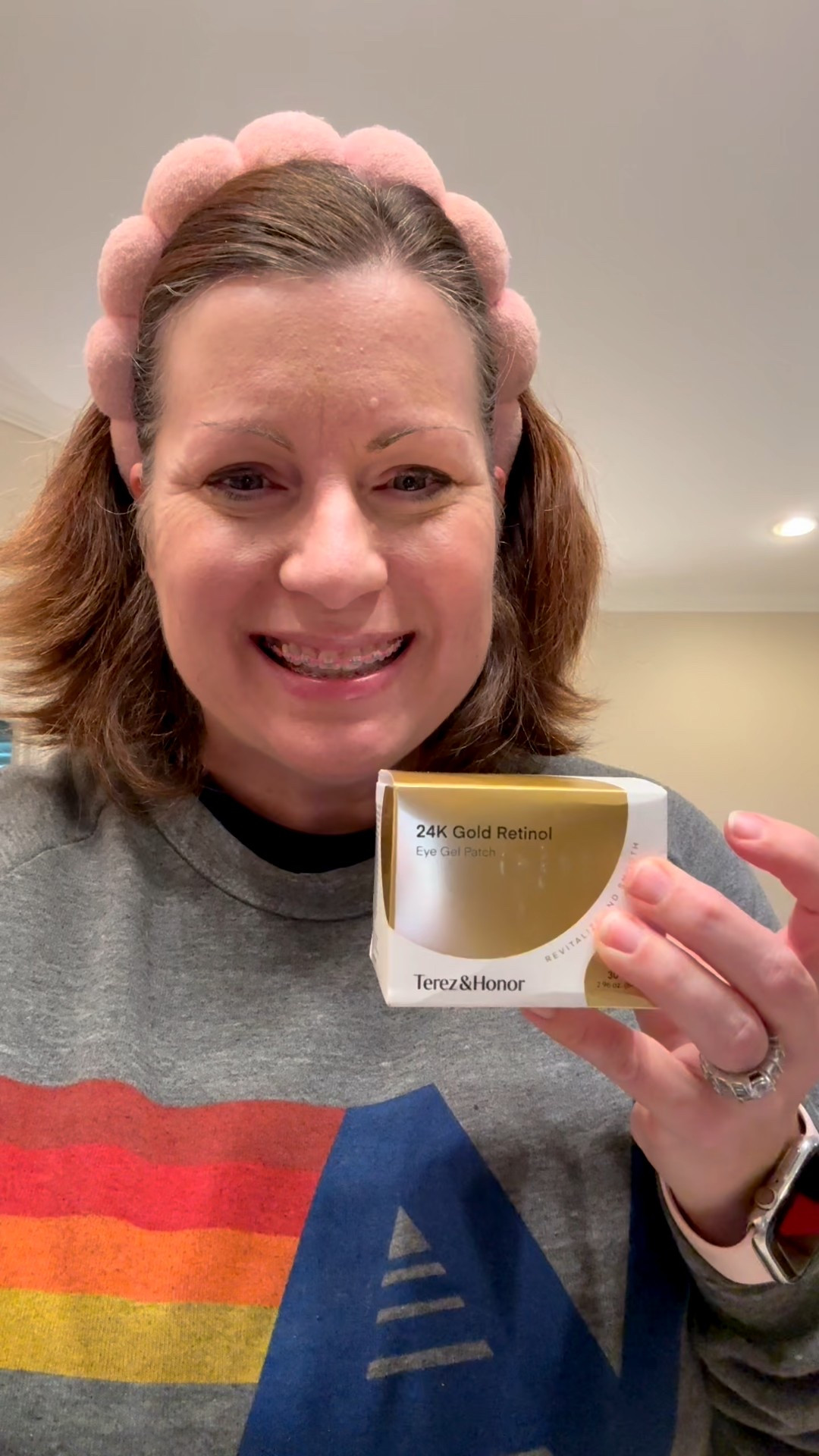 I tried Terez & Honor 24K Gold Retinol Under Eye Gel Patches and love them! This is a 30 pair pack.

They’re formulated in Seoul, Korea, sensitive skin friendly, sustainably sourced, and come with a 90 day guarantee! 

They’re so easy to use. Use the spatula to get your eye patches and wear them 20-30 minutes! They’re perfect for tired eyes when you travel or need a little self care! #ad #sponsored @terezandhonor