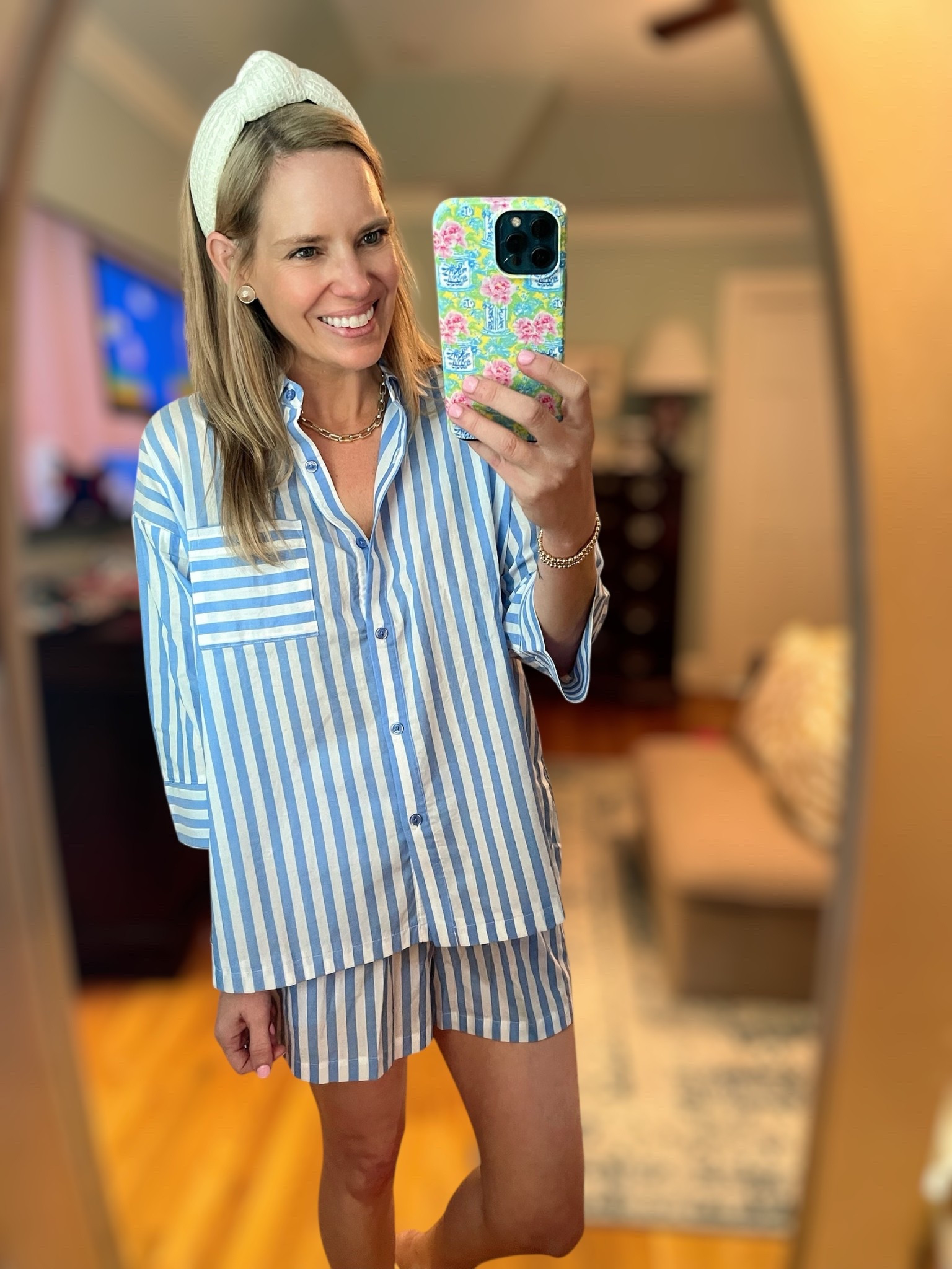 🌀 $17 LINEN SET ALERT! 🌀 This striped set is soft, breezy, and beyond versatile — I styled it as loungewear, but it’s cute enough to wear out 💙 The top has an oversized fit with a chic front pocket, and the matching shorts are a comfy mid-rise 🌬️ I’m in a size S (styled oversized) and it comes in XS–3X with 6+ prints! 🧺

👕 55% linen / 45% rayon
🧼 Machine washable
🛍️ Comes as a set for under $20!
📦 Amazon Prime
🎀 Headband + gold jewelry elevate the look for errands or a coffee run ☕️

📲 Linked this budget-friendly fave in my LTK!
💸 Code PREPPYREBEL gets you 10% off Melinda Maria jewelry layered here 💫

#AmazonFashion #LinenSet #SummerStyle #ComfyAndCute #MatchingSet #AmazonFinds #PreppyStyle #LTKunder50 #LTKsummer #LTKsalealert


#LTKMidsize #LTKPlusSize #LTKFindsUnder50