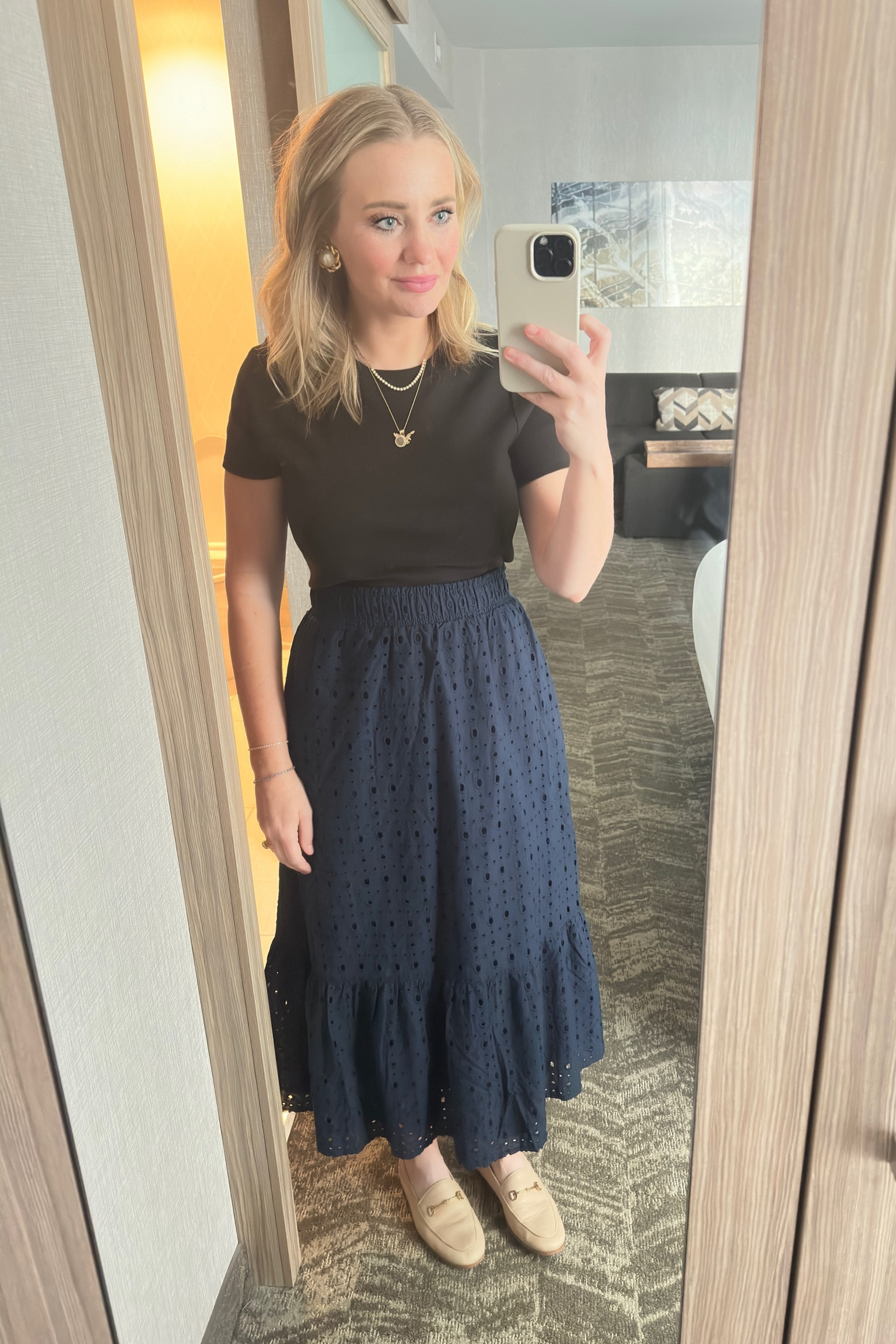 $20 skirt that comes in white and pink and yes I mix navy and black all the time … sue me 😂☠️😜

#LTKStyleTip #LTKFindsUnder50 #LTKFindsUnder100