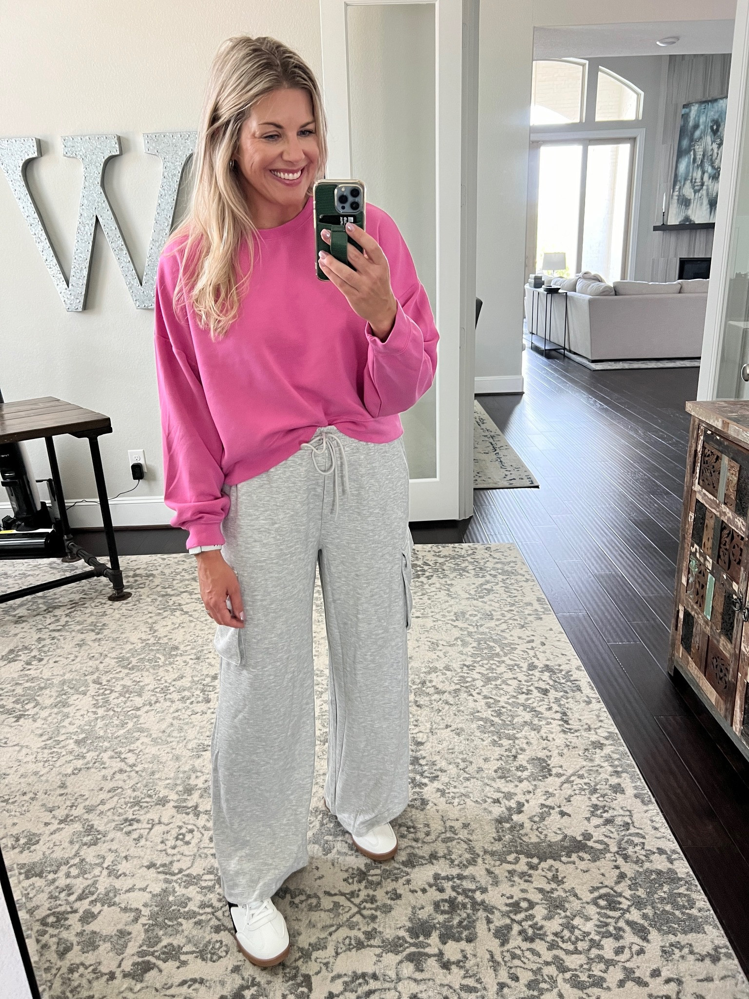 Comfy & Casual Fall Outfit

Comfy outfit  casual outfit ideas  fall outfits  cargo sweatpants  sweatpants  athleisure  cozy outfit ideas  college outfits  everyday wear  cropped sweatshirts FitMomming 

#LTKSeasonal #LTKFindsUnder50 #LTKBacktoSchool