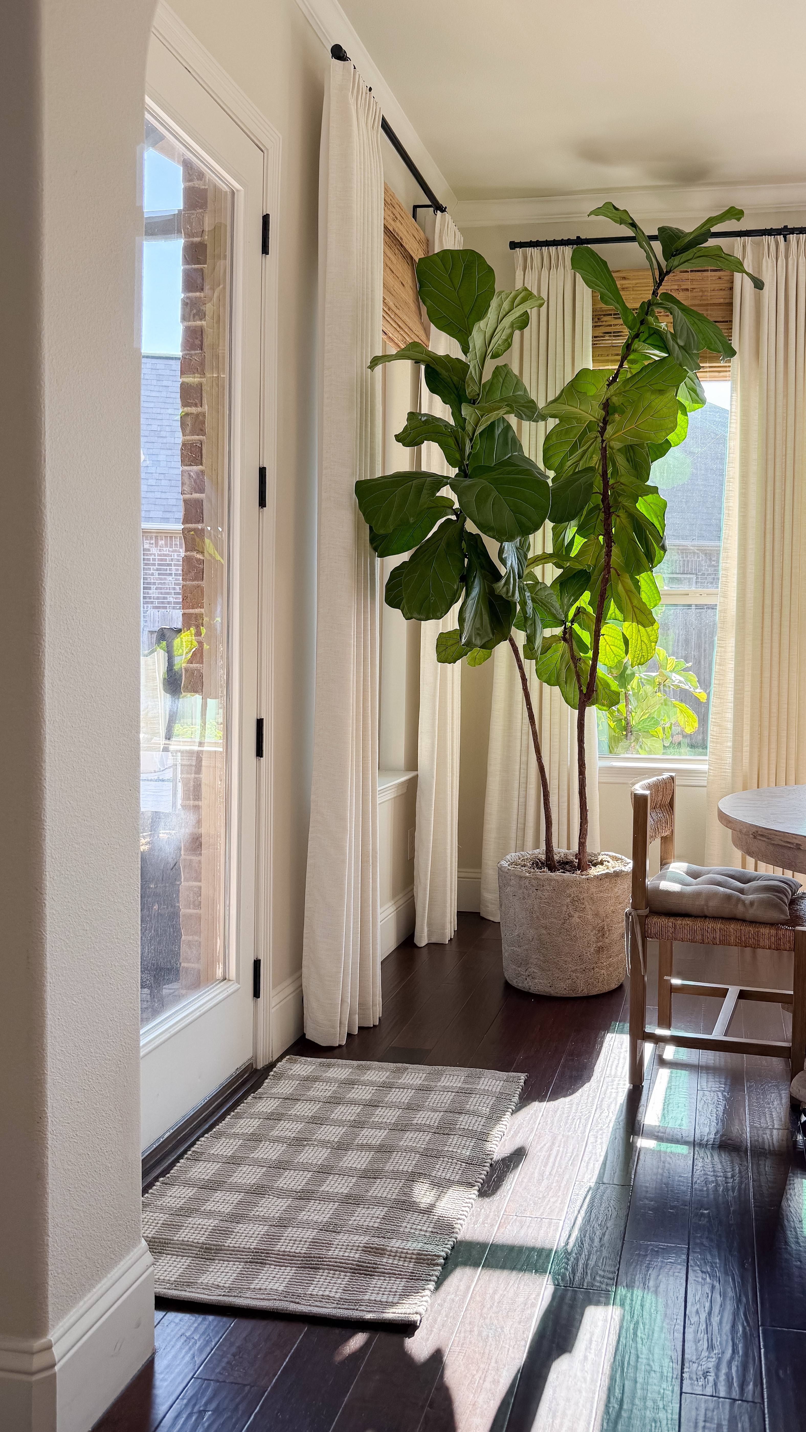 Perfect neutral plaid rug that comes in small or large sizes and goes anywhere.

I have the Stone/Ivory color in the 2’3”x3’9"



#LTKHome