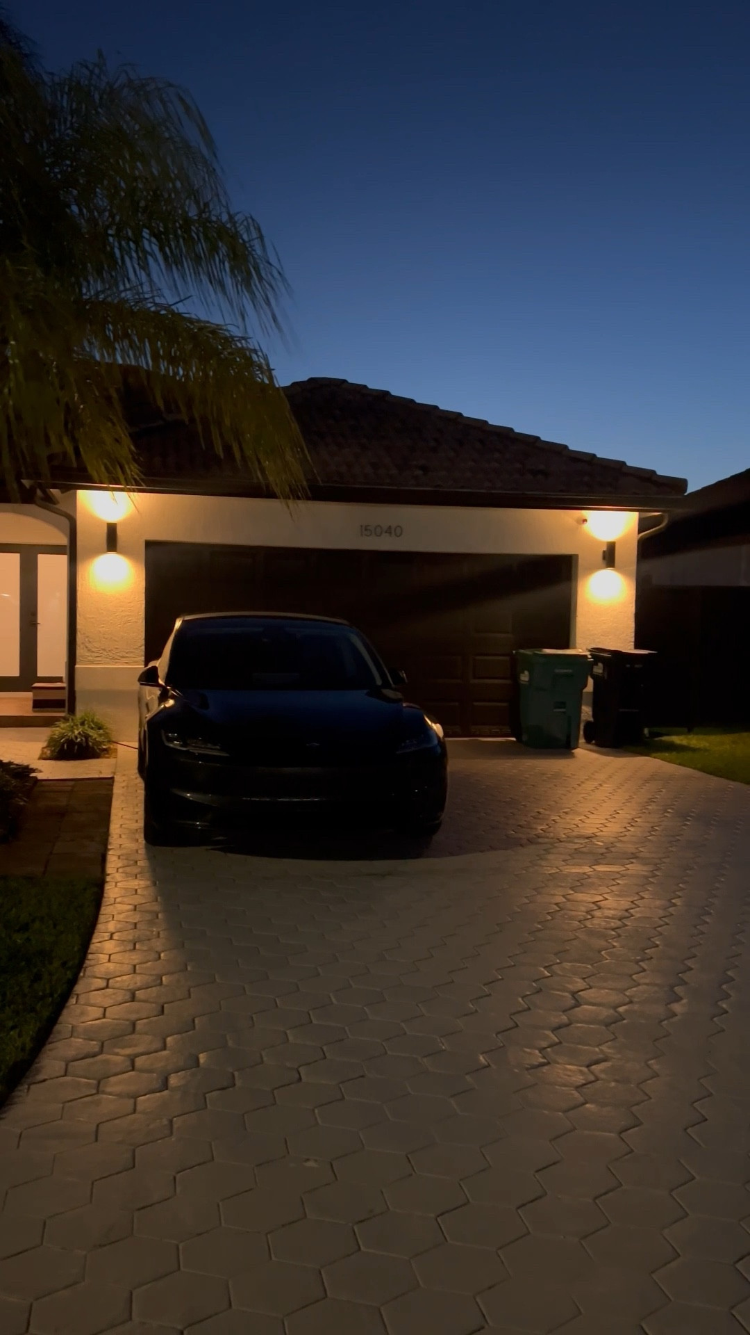 loving these garage solar lights for my home 💡🏡✨ #homelighting #homereno #lights #garagelighting #moodlights #homestyle #homedecor #patiolights 

#LTKSummerEdit #LTKHome #LTKStyleTip