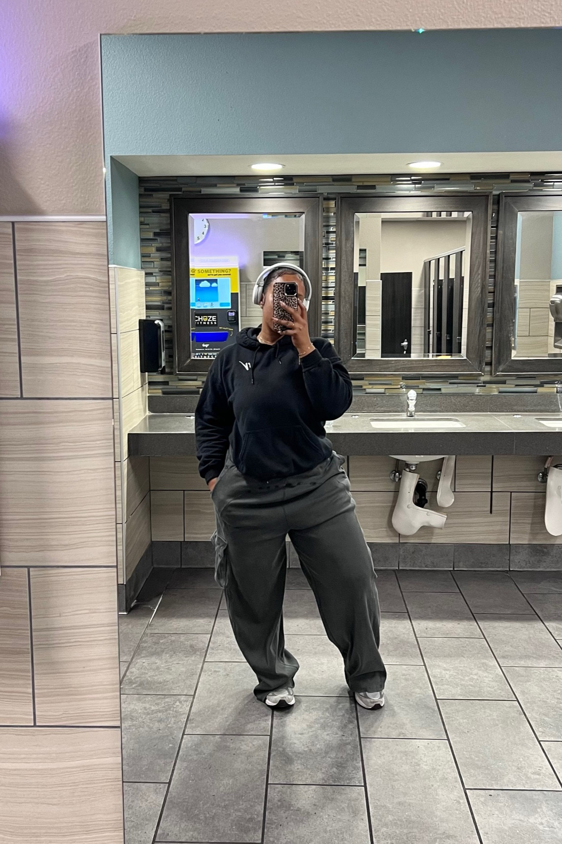 sometimes i wanna lift in sweats. and gymshark is perfect. i got an XL but def could’ve sized down! 

#LTKMidsize #LTKFitness #LTKActive