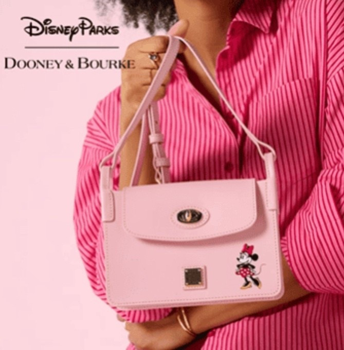 Coming Soon!
#disney #dooneyandbourke #disneybag 