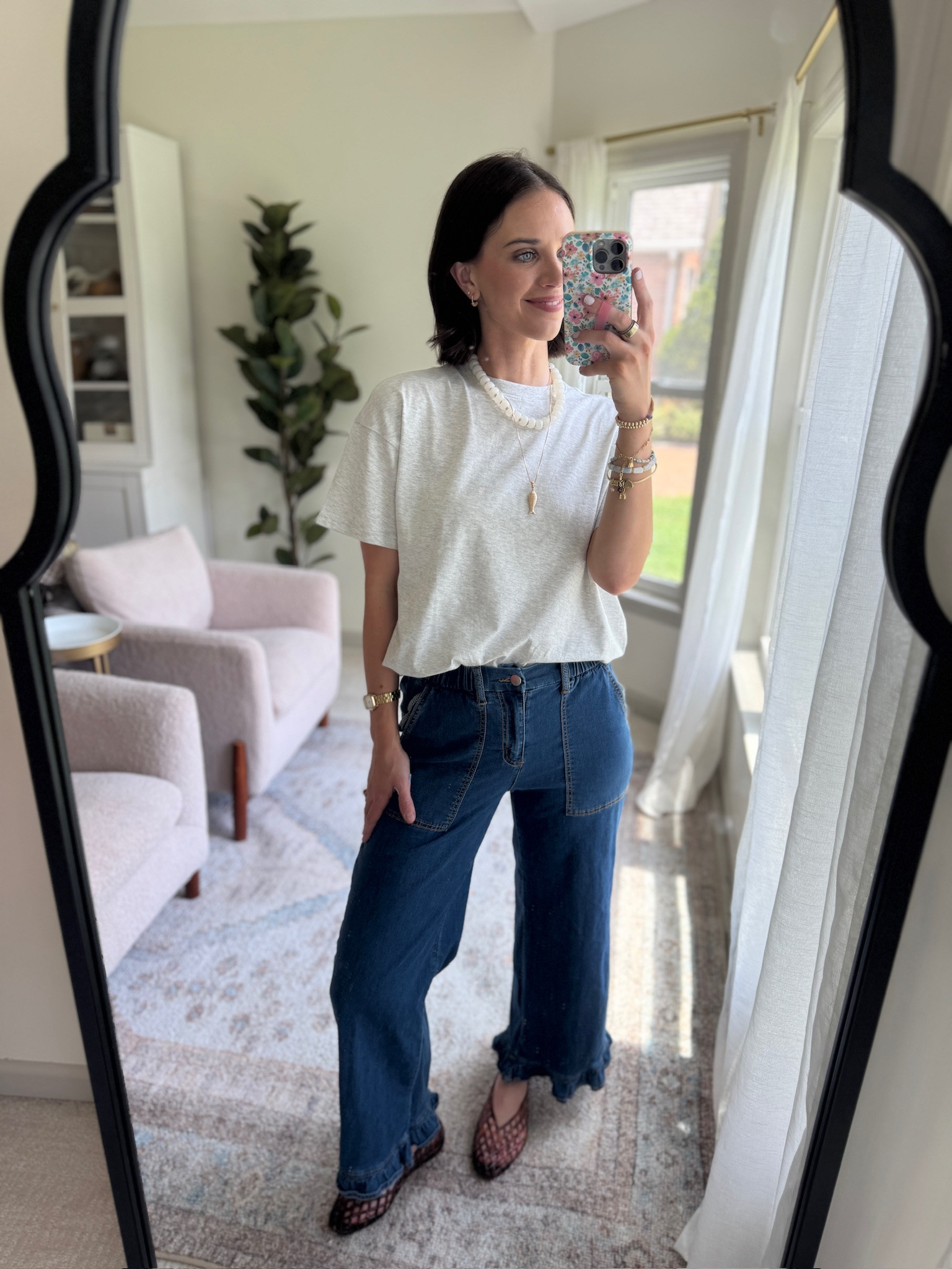 How cute are the cuffs of these jeans!!!

fashion, mom fashion, mom style, mom outfits, teacher outfits, teacher outfit inspo, summer outfits, hallie ragan

#LTKootd #LTKSeasonal #LTKWorkwear