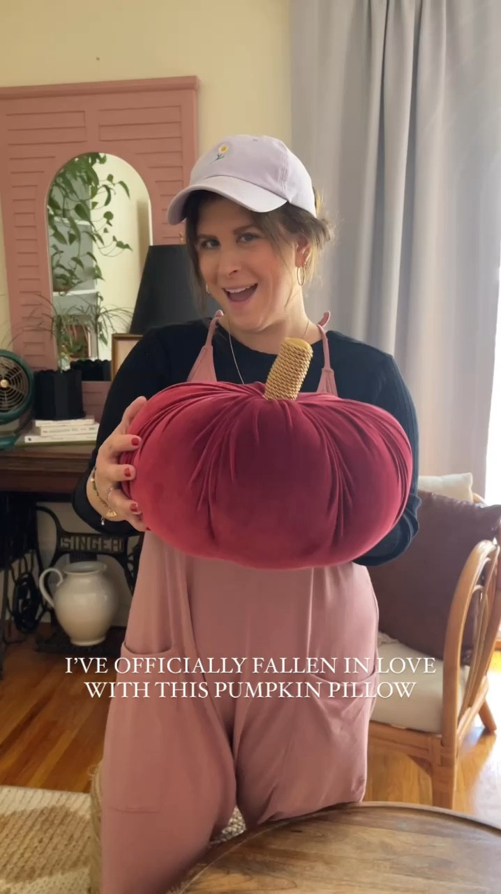 Obsessed with this pumpkin pillow from Target! 🎃 It’s the perfect addition to elevate your fall decor. Don’t wait—get yours and cozy up your space! 




#LTKSeasonal #LTKHalloween #LTKHome