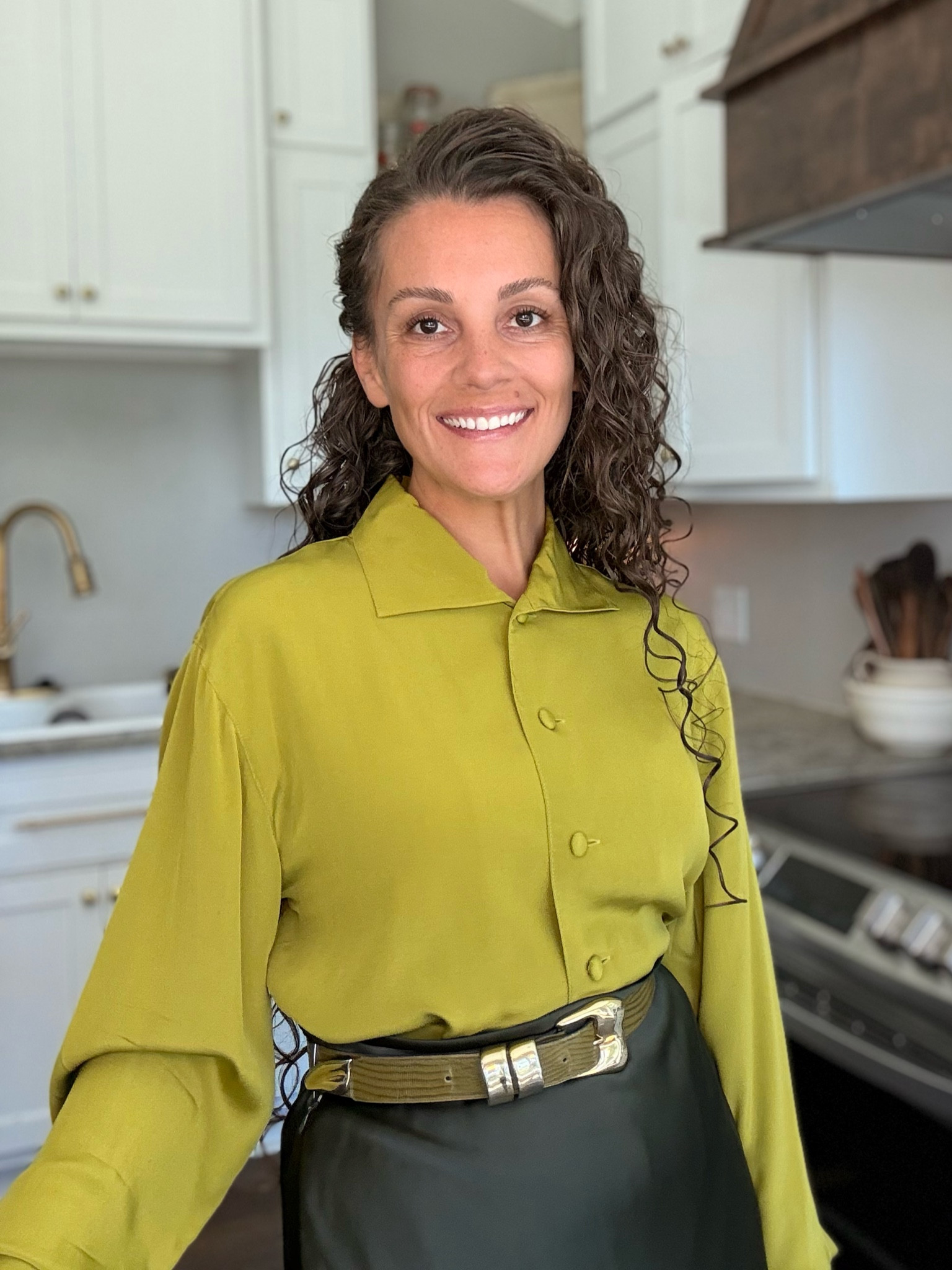 As mix of vintage and new, this combo always hits the spot for me. 


Skirt @dillards 

#outfitinspo #modestfashion #ootd #grwm #vintagefashion

#LTKgrwm #LTKootd #LTKOver40