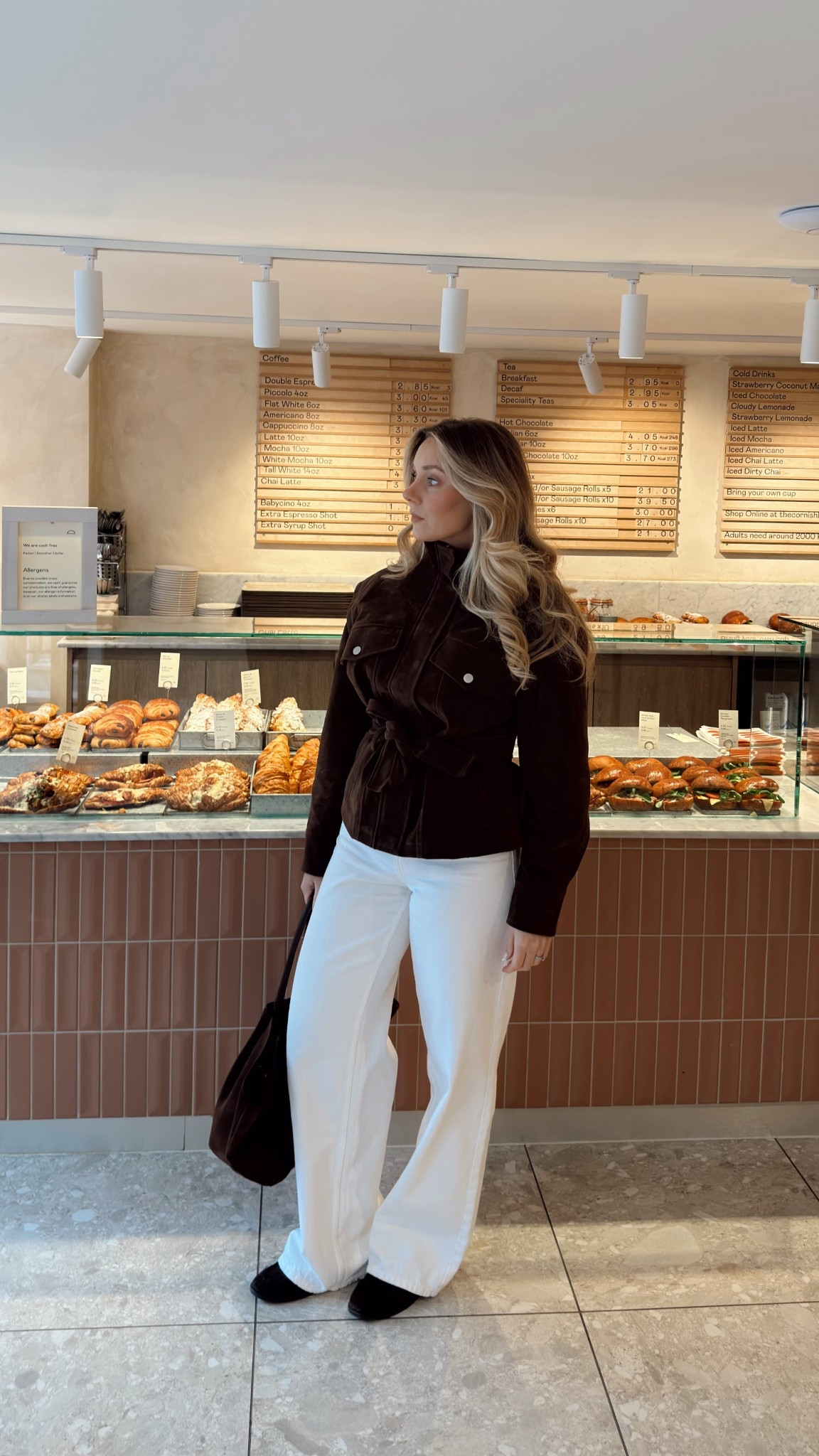 Coffee stop #LTKSeasonal

#LTKstyletip