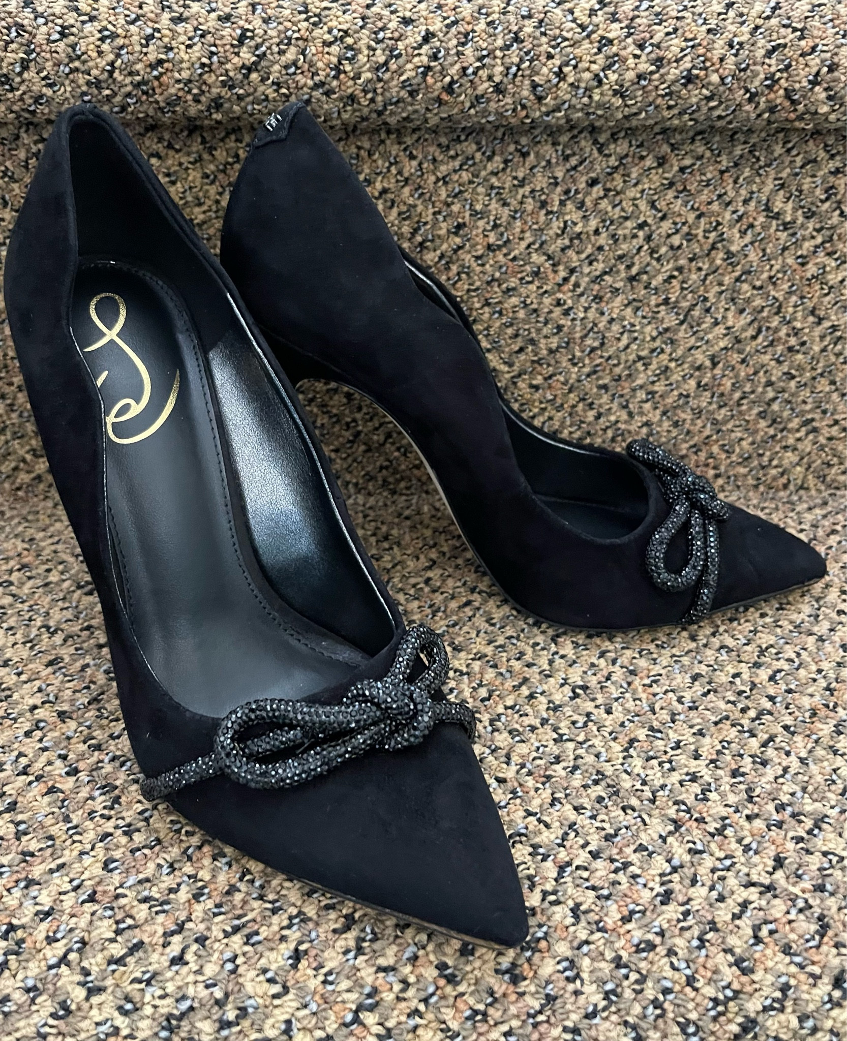 How hot are these?!
They are 40% off today with code PRESENT40 and come out to under $90!!
#ltksalealert

#LTKunder100 #LTKshoecrush #LTKCyberweek