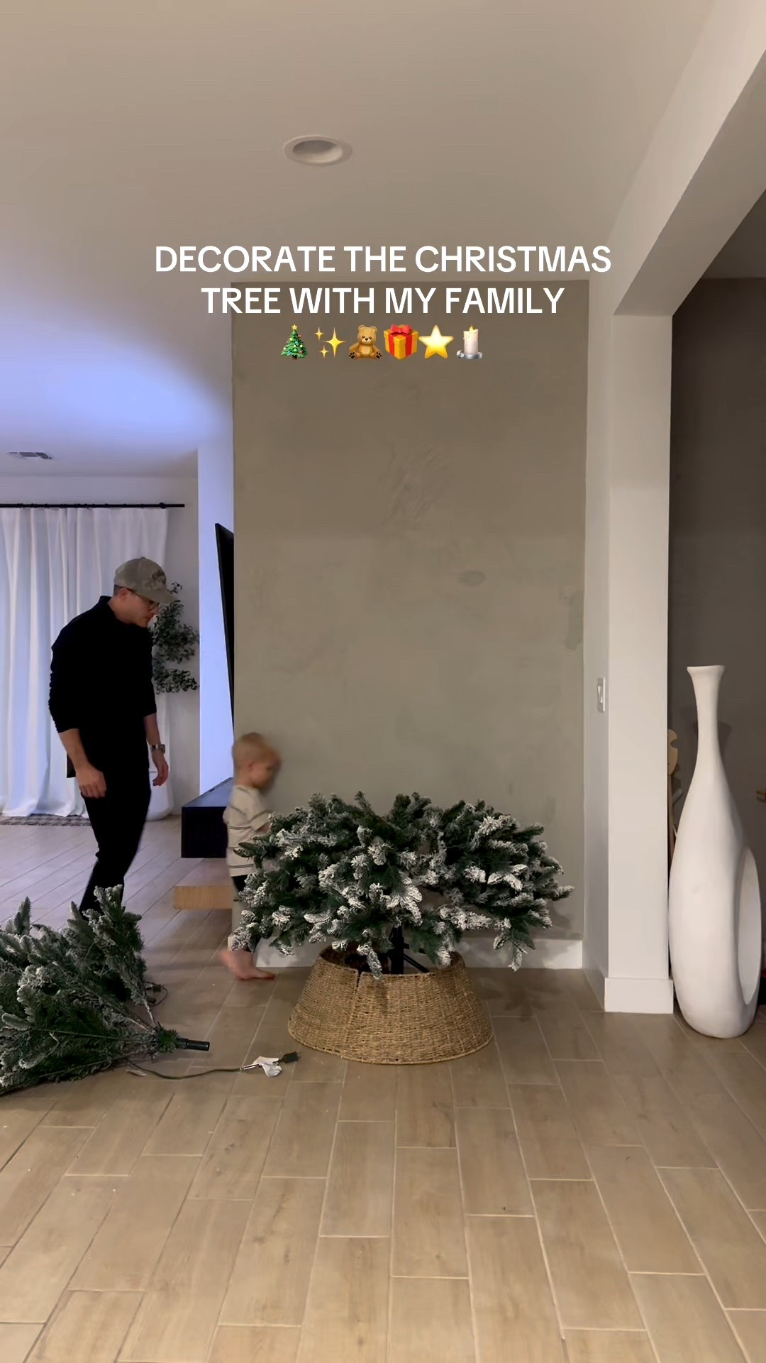 Christmas tree decorations 🎄 

Holiday decor, ornaments, glam Christmas tree, flocked Christmas tree, Christmas pajamas, red pajamas, satin pajamas, tree collar, tree ribbon, bow decor, Christmas bows

#LTKHoliday #LTKmomlife #LTKdayinmylife