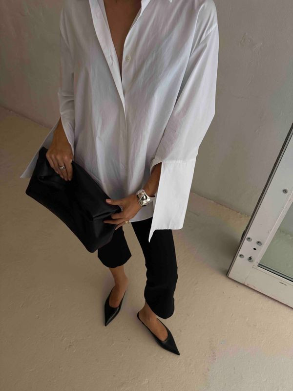 Favorite button down top

Lief top from Anteros! Wearing size Small. Pants from Aritzia but sold out, linking similar!  

 