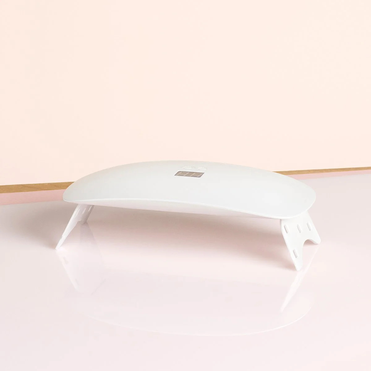 Green Flash™ 24W Lamp | Manucurist Global