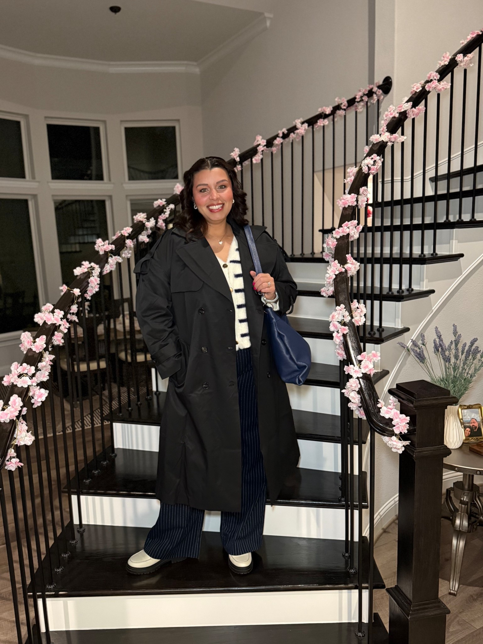 Outfit of a mom in her 40’s 💙🤍🖤

Outfit, mom outfit, cute outfit, cozy outfit, spring outfits, chic outfit, Mom style, fashion over 40, outfit of the day. trends 

#LTKootd #LTKWorkwear #LTKMidsize