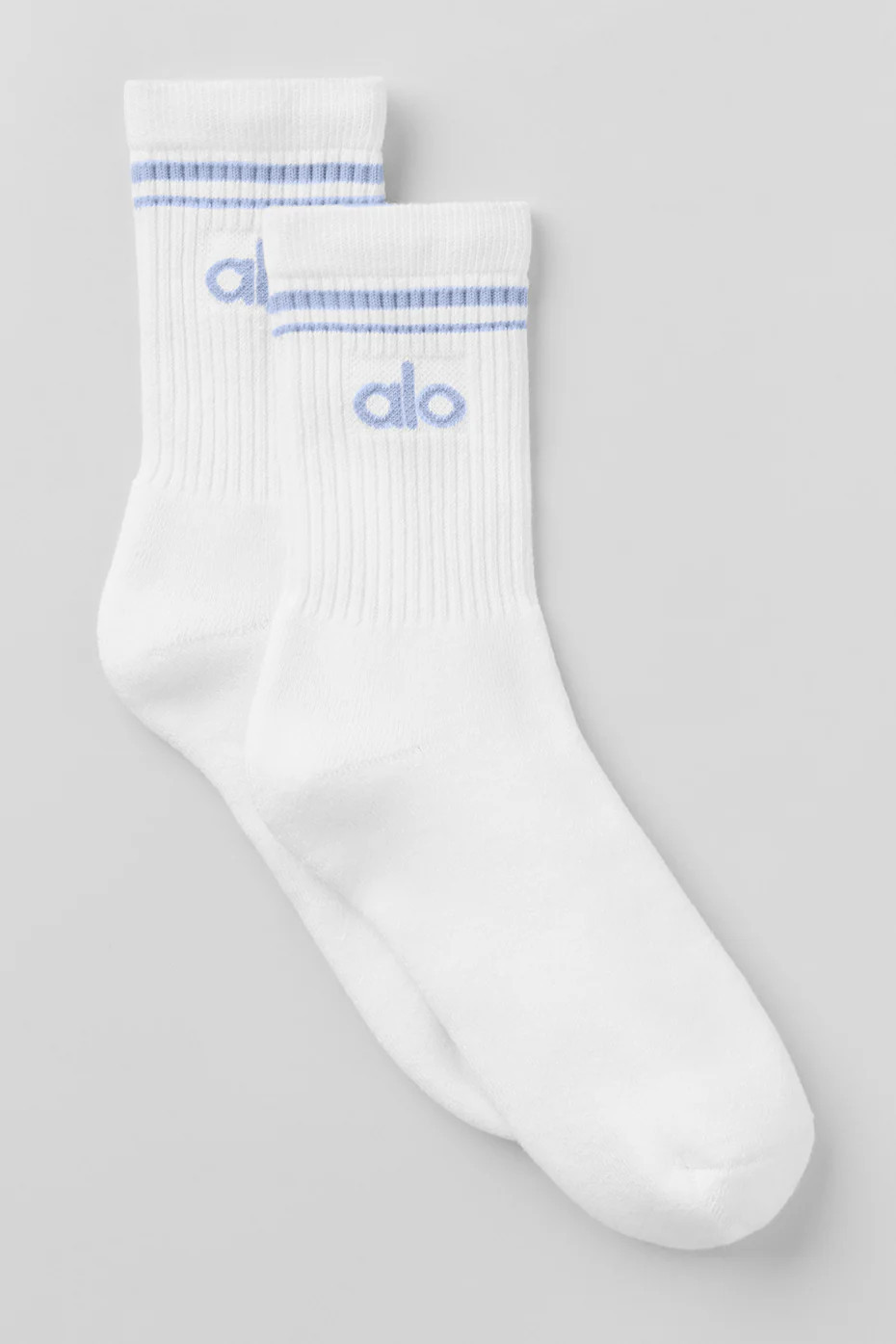 ALO | Half-Crew Throwback Socks in White/Winter Frost, Size: Large | Alo Yoga