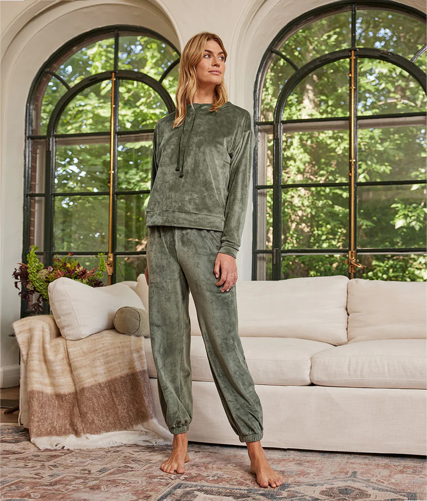 The Plush Velour Jogger 
            | 
              
              
                $55
       ... | SummerSalt