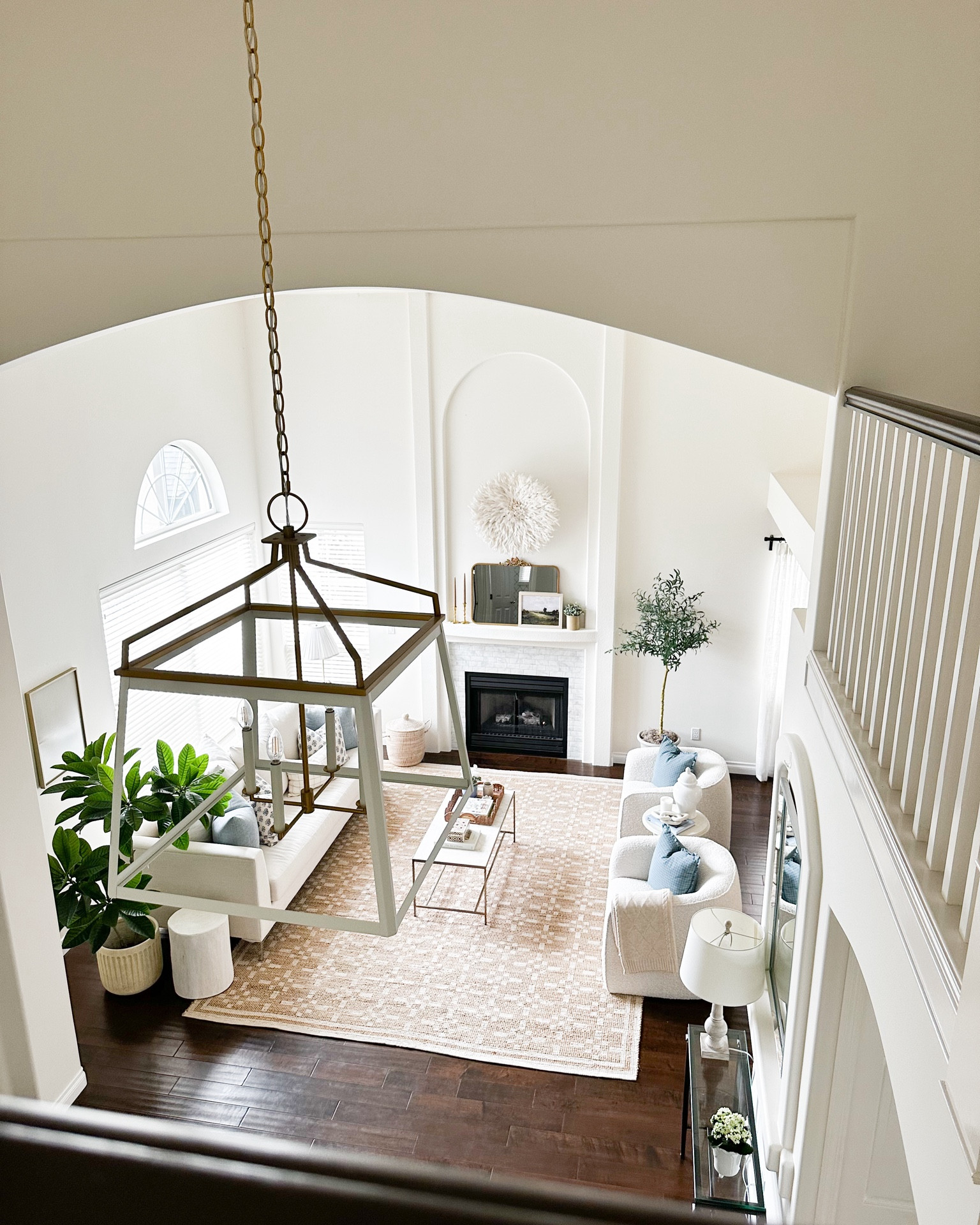 New Loloi x Chris Loves Julia rug collection!
living room rug, home, home decor, throw pillows

#LTKhome