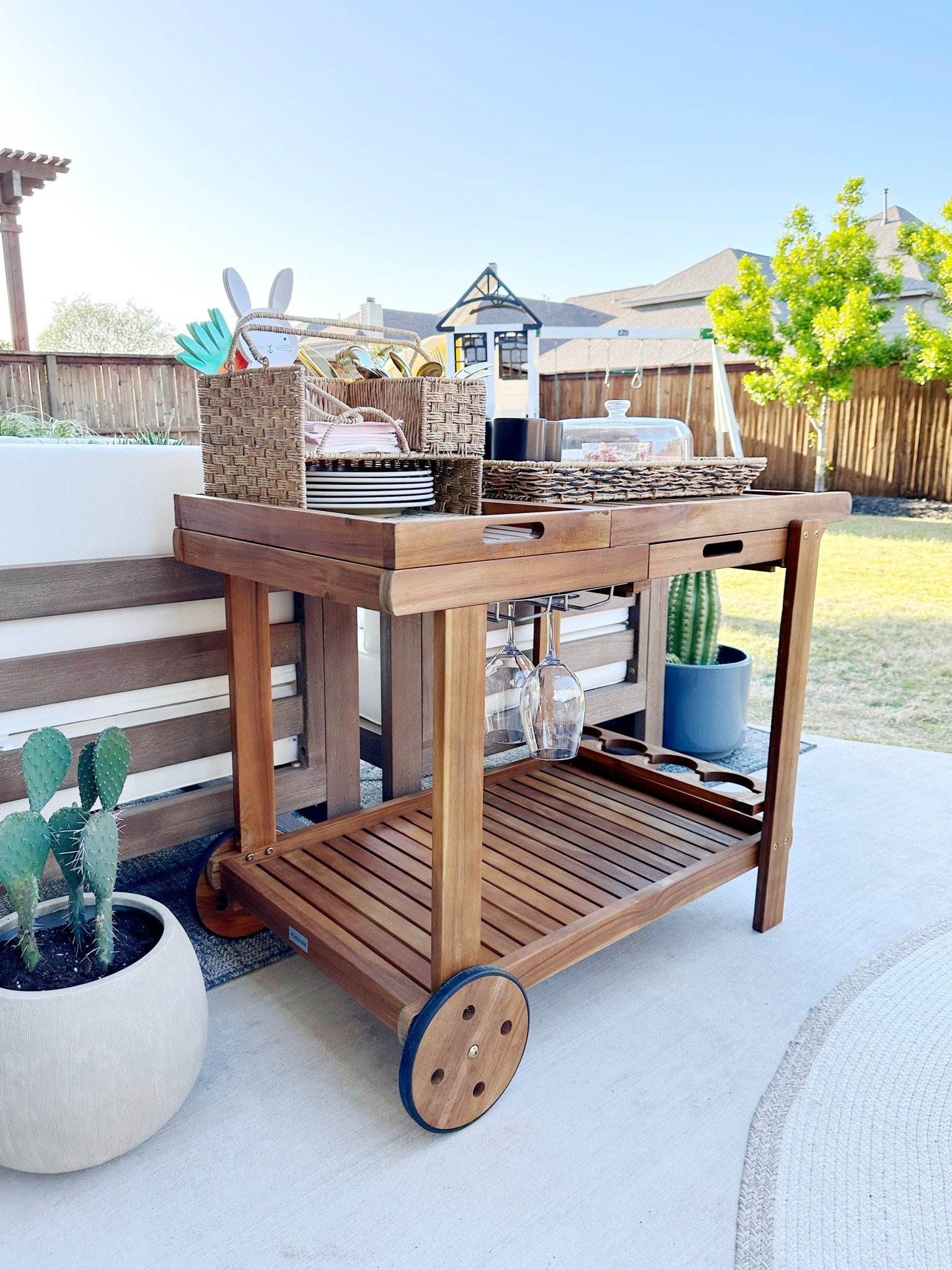 #walmartpartner Outdoor favorites from @walmart ☀️ Loving these items for outdoor dining and entertaining!

#walmarthome 

#LTKSeasonal #LTKhome #LTKstyletip