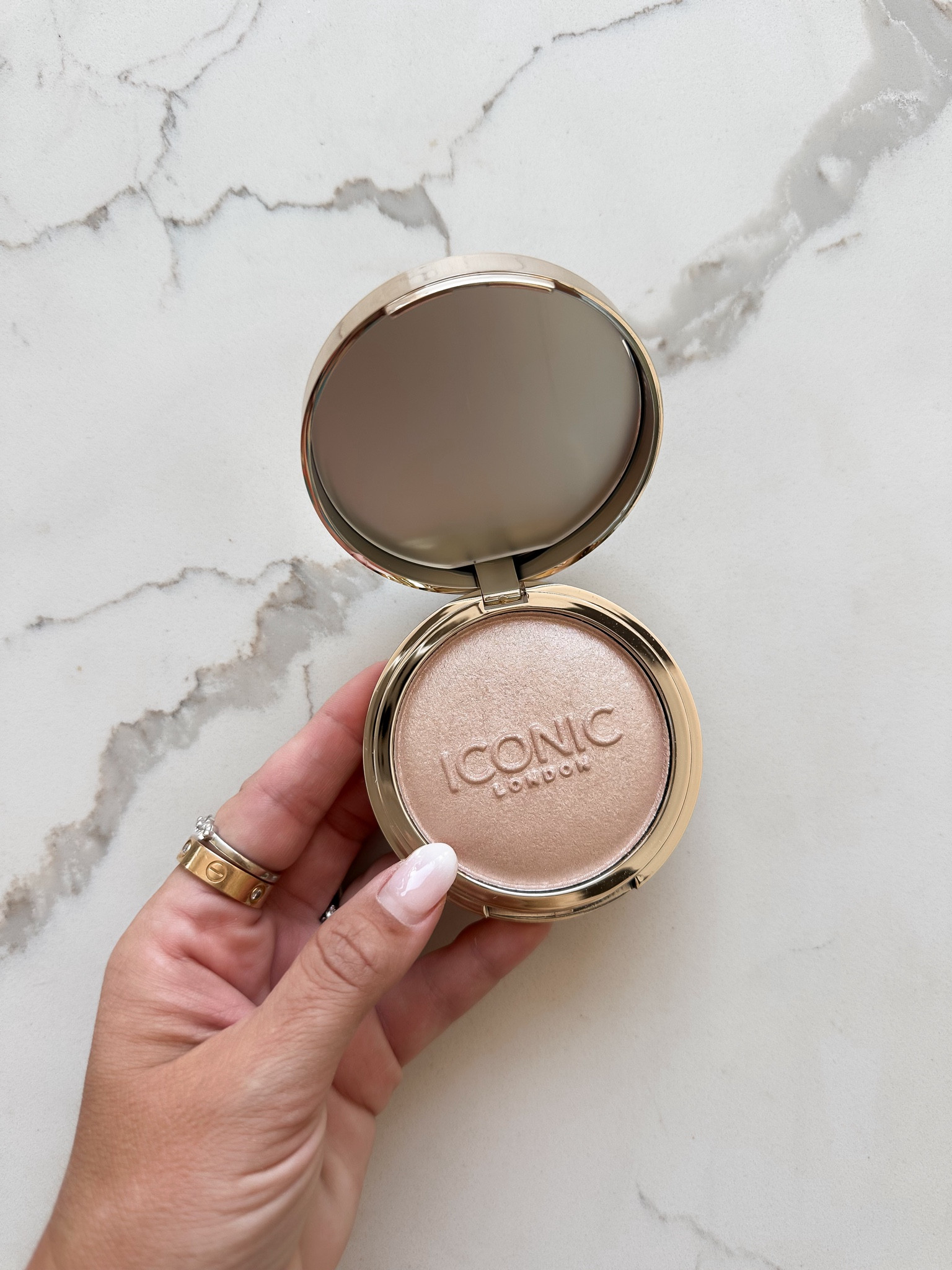 The highlighter I’ve been reaching for all spring / summer. I like using as eyeshadow too! It’s so pretty! 

#LTKFindsUnder50 #LTKBeauty