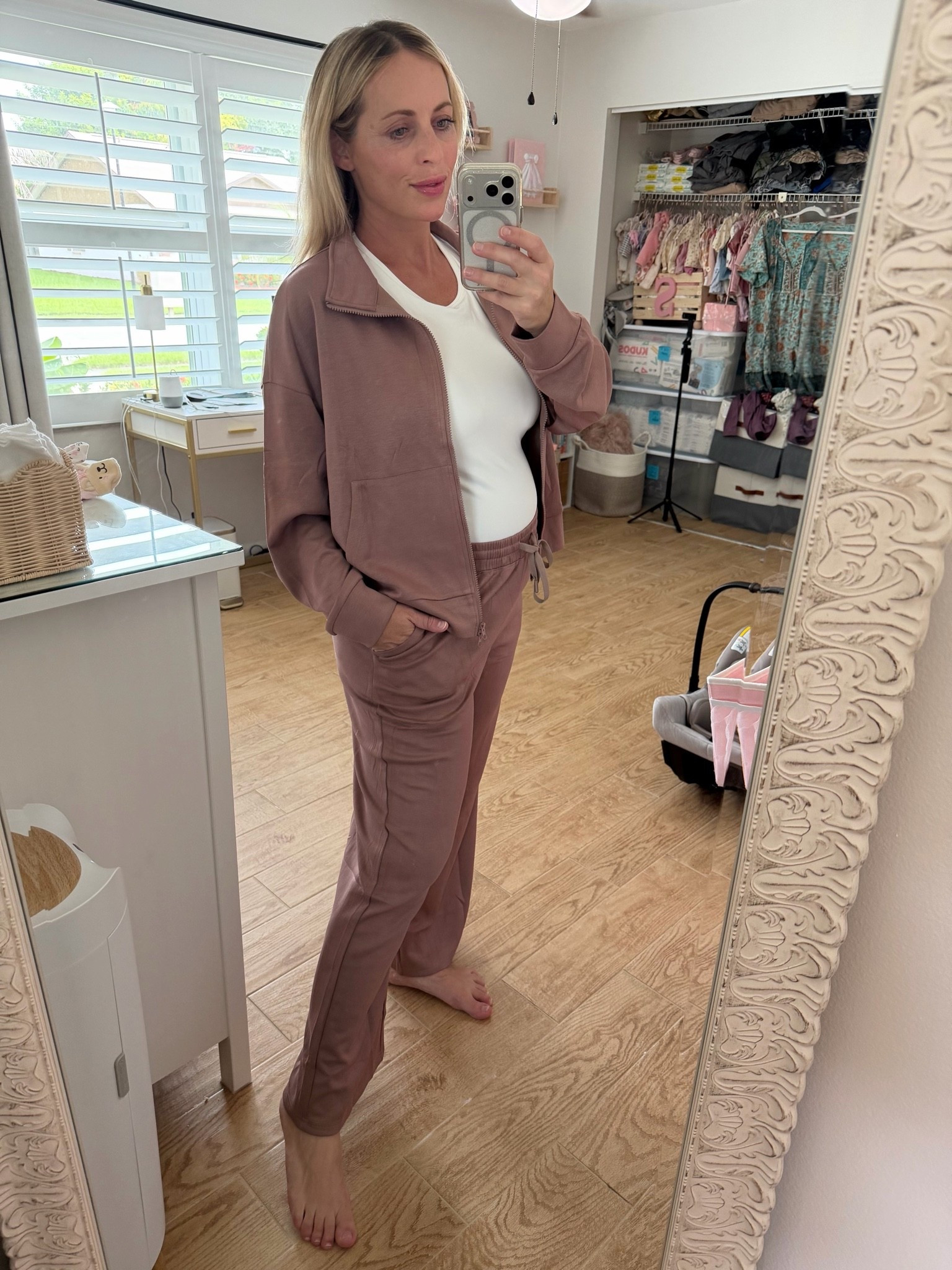 Sweatsuit

#LTKootd #LTKSeasonal #LTKMidsize