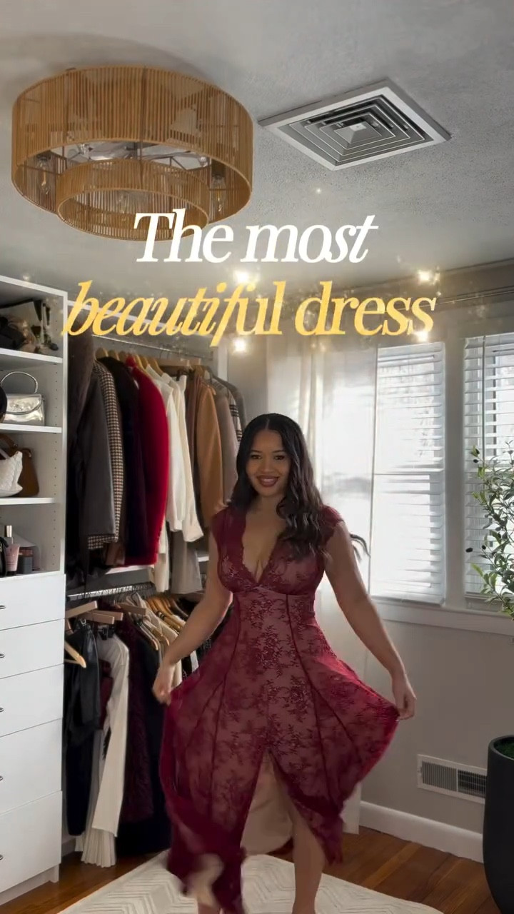 This dress feels like an absolute dream 😍🌹🥀 The lace details, the color, and the silhouette it gives especially with the built-in shapewear support  make this an absolute must have! There’s just something so timeless and romantic about lace… I’m completely obsessed 😍✨ @popilush 

The dress is called: Shapewear Boho Floral Lace Front Slit Maxi Dress

Use my codes below ⬇️ to save 💰
• 15% off orders over $120: Yihra15
• 20% off orders over $150: Yihra20

#Popilushdresses #Shapewear #lace #popilushofficial