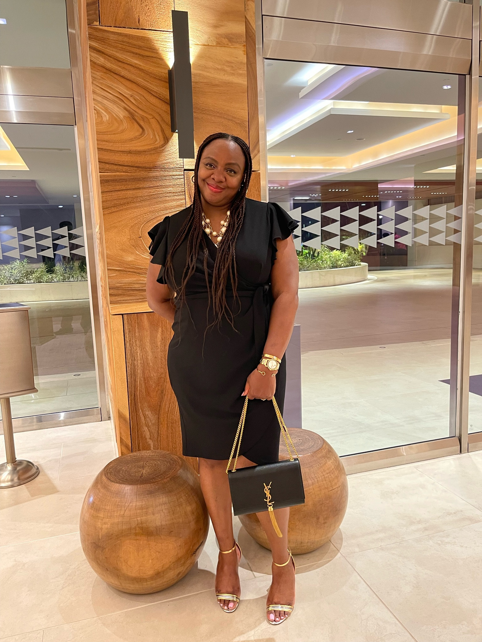 how to dress for anniversary dinner anniversary dinner #ootd these jeans, wow so good , let me know if you  wand outfit details!! , #ootn #momstyle #dailyoutfit #fashionstyle  #outfitinspiration #outfitinspo #effortlesschic #style