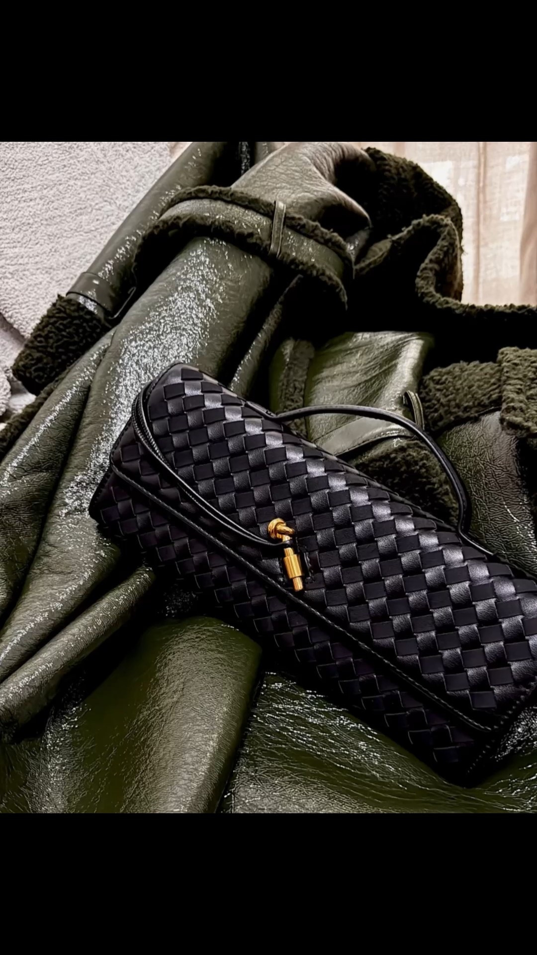 While we love a luxury clutch we also love keeping our coins in the bank. So here’s 3 inspired dupes for this seasons hottest clutch bags 🫶🏾

#LTKItBag #LTKFindsUnder50