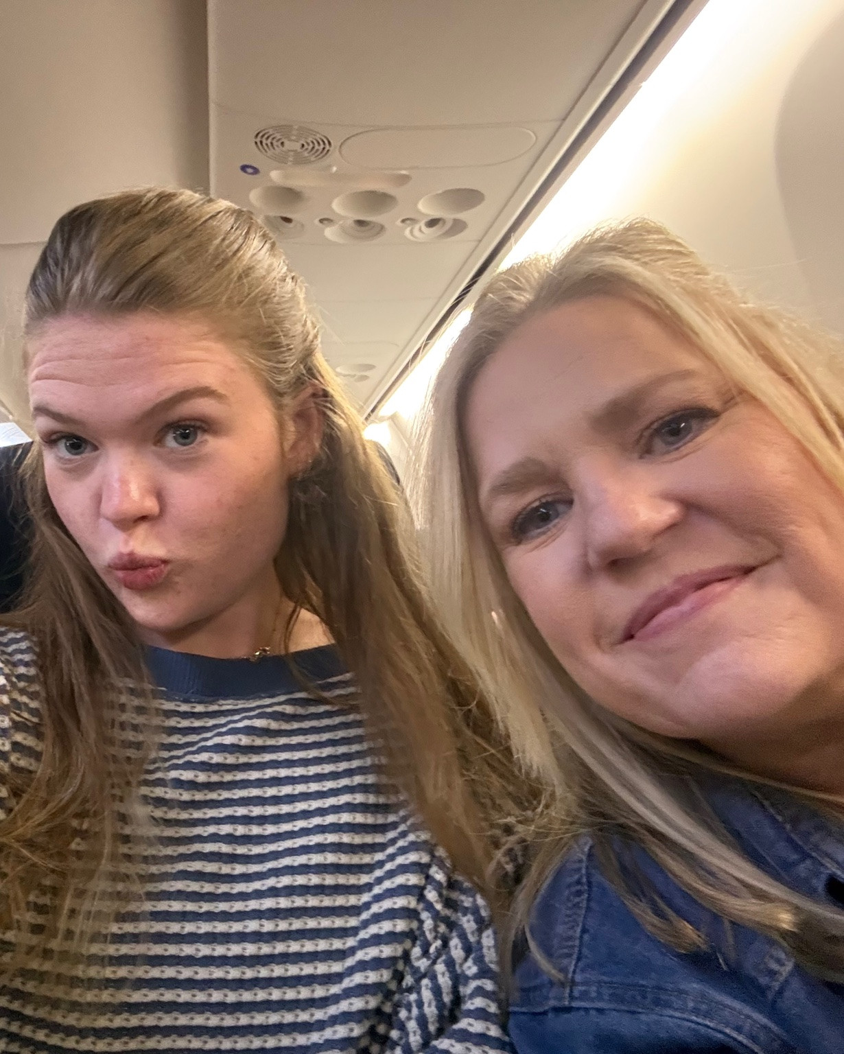 How I passed the time on a 4 hour flight

#LTKdayinmylife #LTKTravel #LTKmomlife