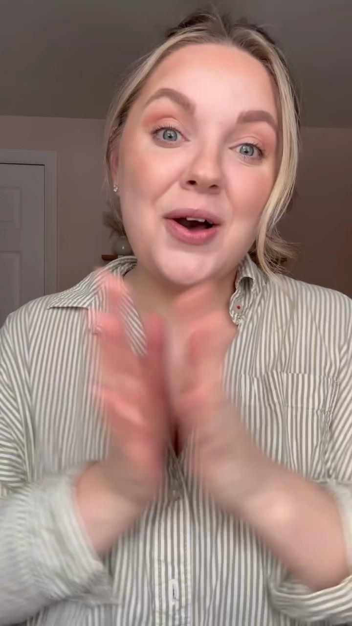 @lauragellerbeauty gifted me their Blush-n- Brighten blush, in the shade pink butter cream and kabuki brush. Talk about  winning combo! Two easy to use products that make application simple and fool proof. 

The blush is enriched with antioxidants that leaves skin smooth and hydrated. Perfect for these winter months helping to give your skin an extra boost of radiance. A product that is for skin of all ages, empowering women with effortless beauty. 💗

#sponsored #lgbrighten