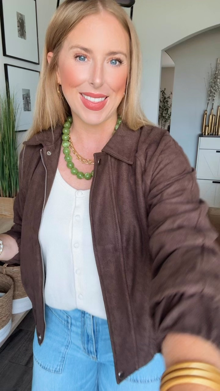 Cool mom outfit! Faux suede jacket, sweater tank and palazzo jeans

#LTKootd