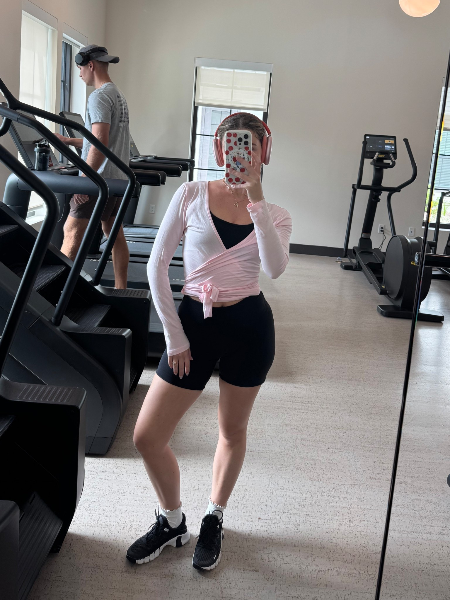 Workout set of the day! Aritzia butter collection is my favorite to workout in🖤

#LTKStyleTip #LTKActive #LTKFindsUnder100