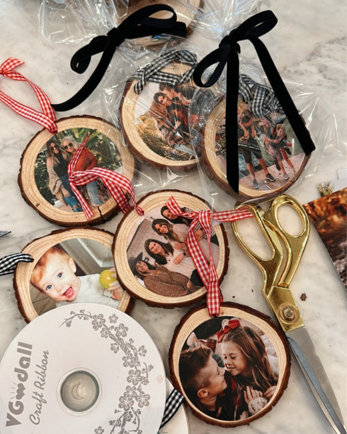 DIY pictures ornaments!❤️

#LTKHoliday #LTKSeasonal