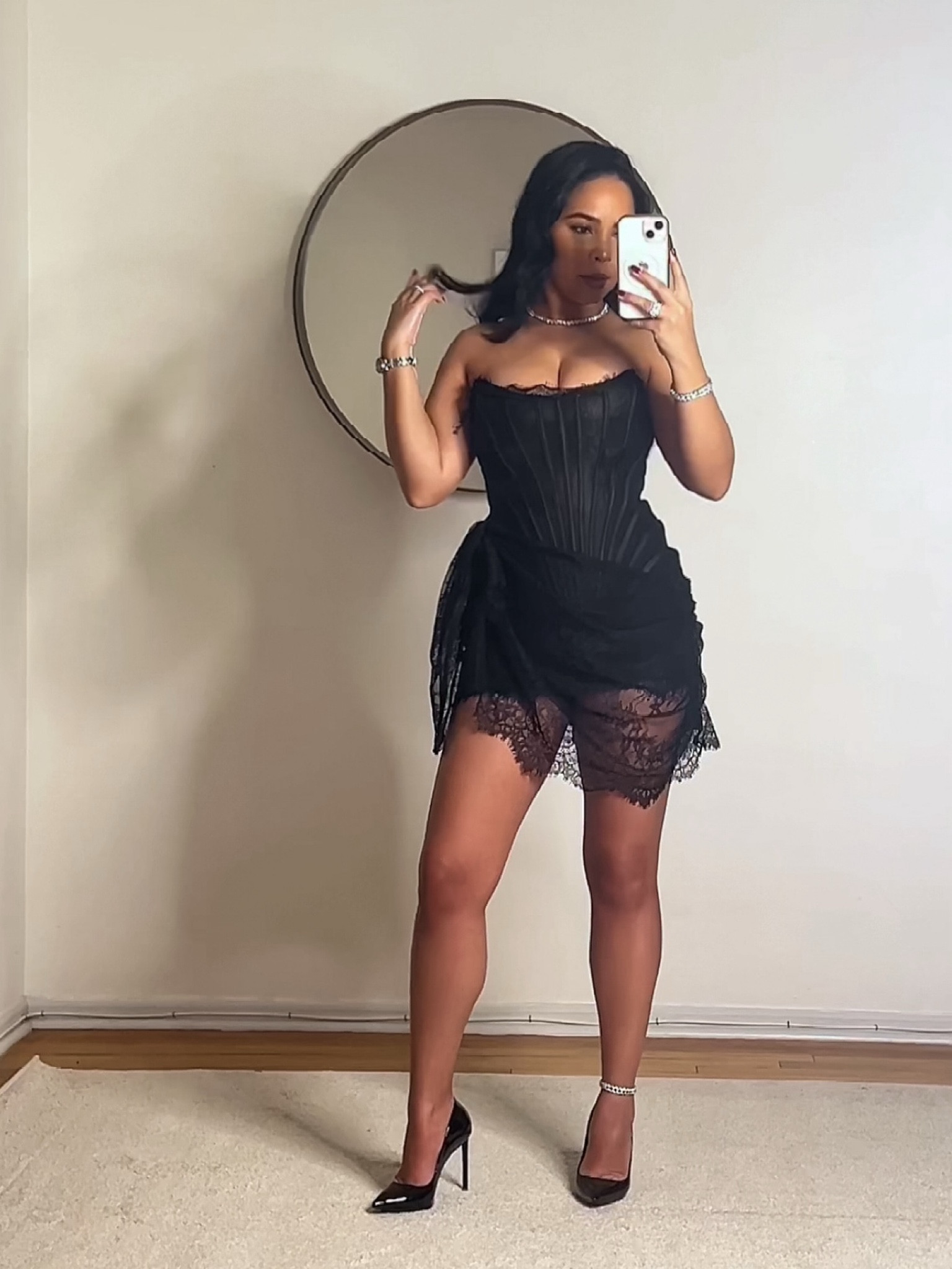 Lace dress for Valentine’s Day 🖤