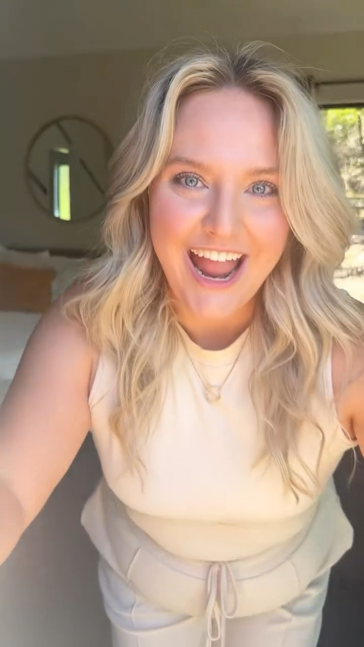 Do you want the house tour? 🏕️🤫

Thank you again @luckyarrowretreat & @hummingbirdshq for an amazing trip 🫶 best girls trip ever!!

@sanantoniohummingbirds @austinhummingbirds @dallashummingbirds @houstonhummingbirds 

#camping #glamping #housetour #sabrinacarpenter #girlstrip #funny #backdoor #fyp