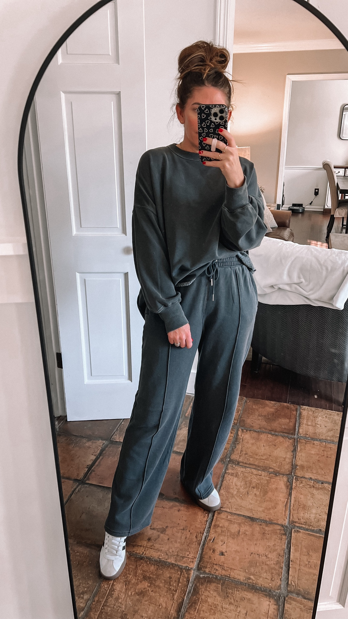 Super cozy joggers & raw hem sweatshirt



#LTKover40 #LTKstyletip #LTKfindsunder100