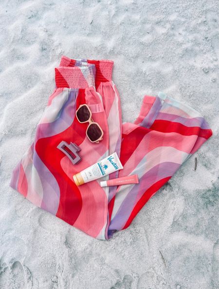 Countdown to beach days starts now …
These coverup pants by The Hermoza are colorful Pucci stripe perfection 😍

Linking more from this collection here 

#LTKmidsize #LTKswim #LTKSeasonal