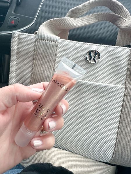 Love this Lancôme juicy lip gloss 


Hallucination shade 🤍



#LTKbeauty #LTKfindsunder50