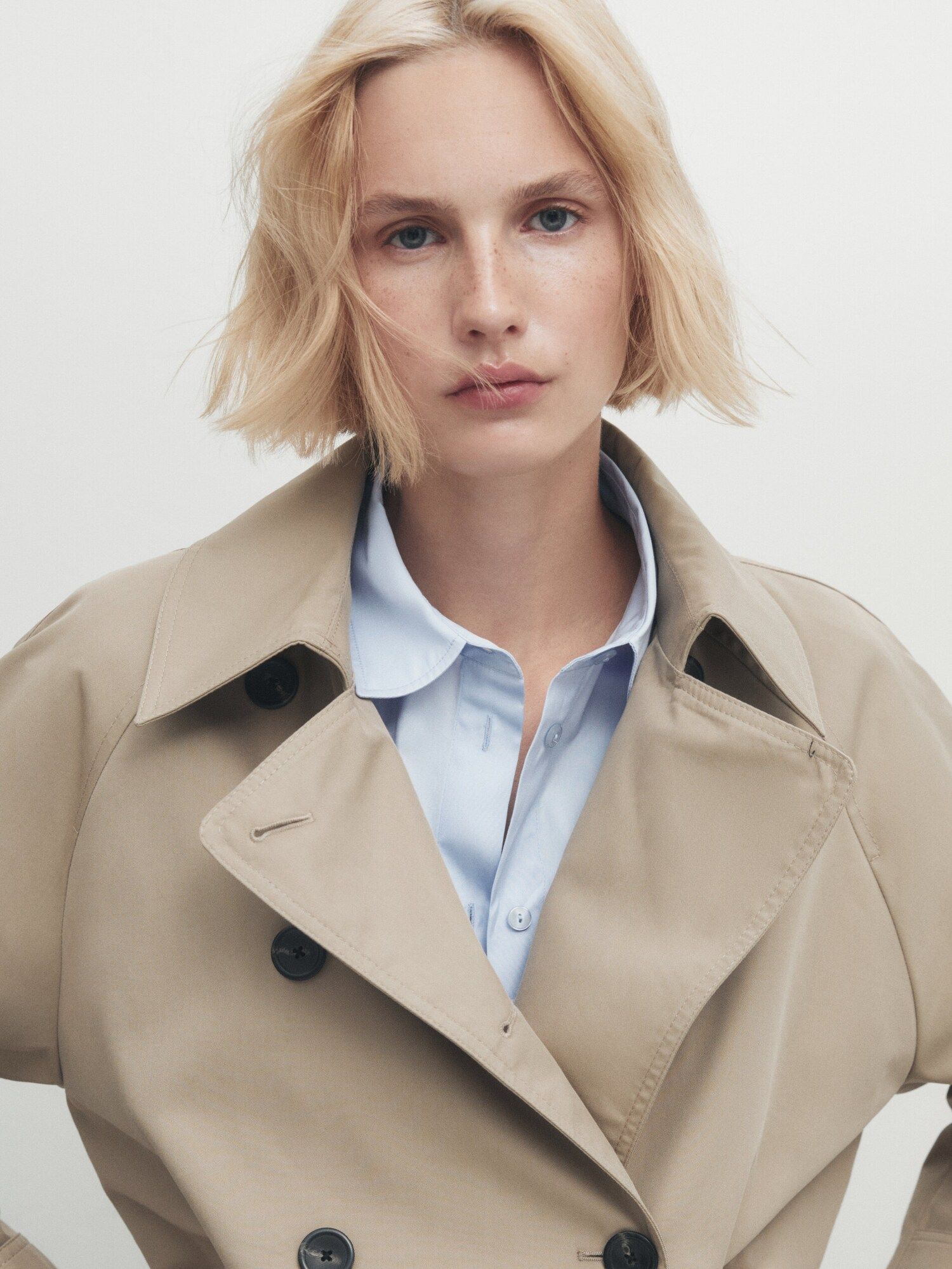 Short trench coat with back pleat | Massimo Dutti (US)