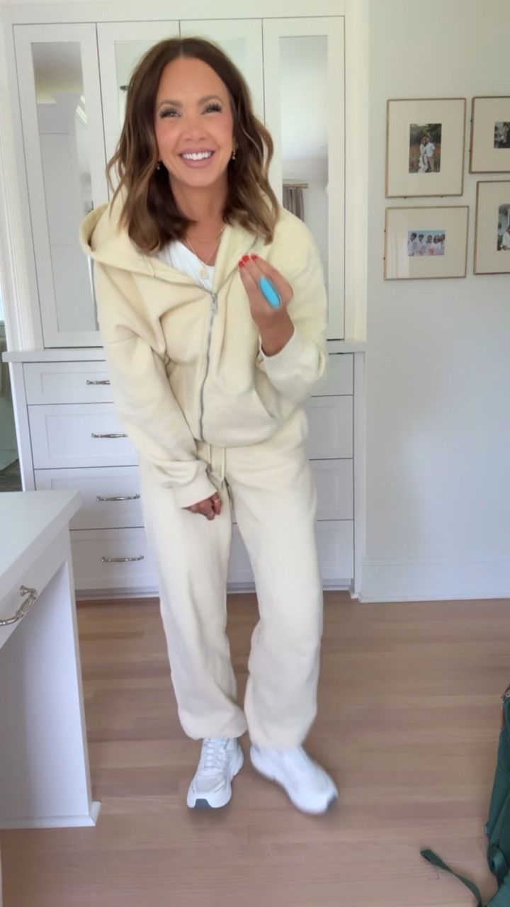 the comfiest amazon socks and shoes! 

#LTKSeasonal #LTKSaleAlert #LTKootd