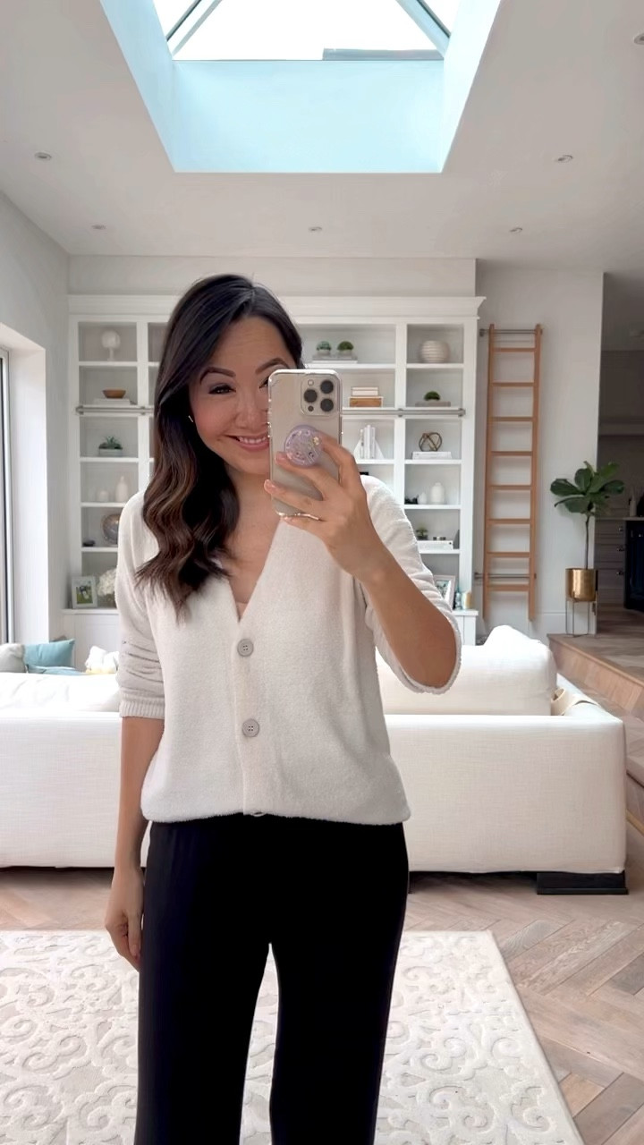 The barefoot dreams cardigan is so soft this year! Love how it’s not too heavy and just the cosiest thing 😍❤️