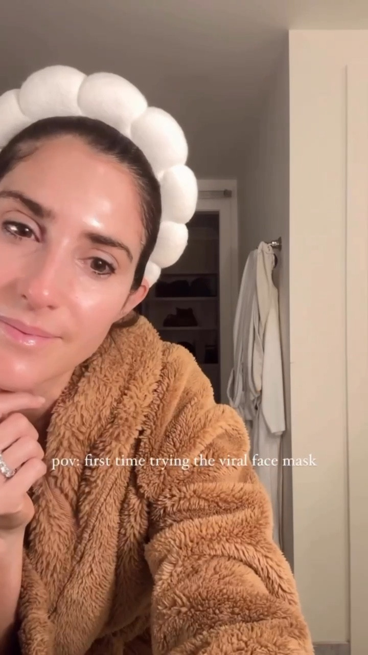 POV: first time trying the viral face mask🧖🏼‍♀️

#LTKmorningroutine #LTKselfcare #LTKBeauty