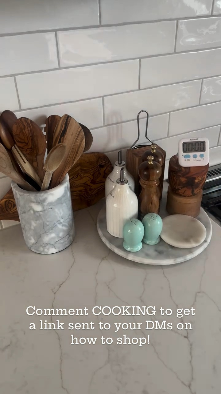 Come reset my marble turntable! 

I love having a beautiful, functional set of all the supplies I need to get cooking at an arms length! Plus that timer is loud AF so everyone in the house can hear it 🤪🧂🍶

#seastonehome #cookingessentials