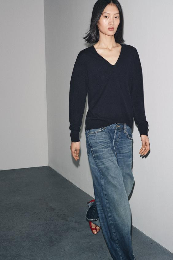 100% EXTRA-SOFT WOOL V-NECK JUMPER | Zara UK