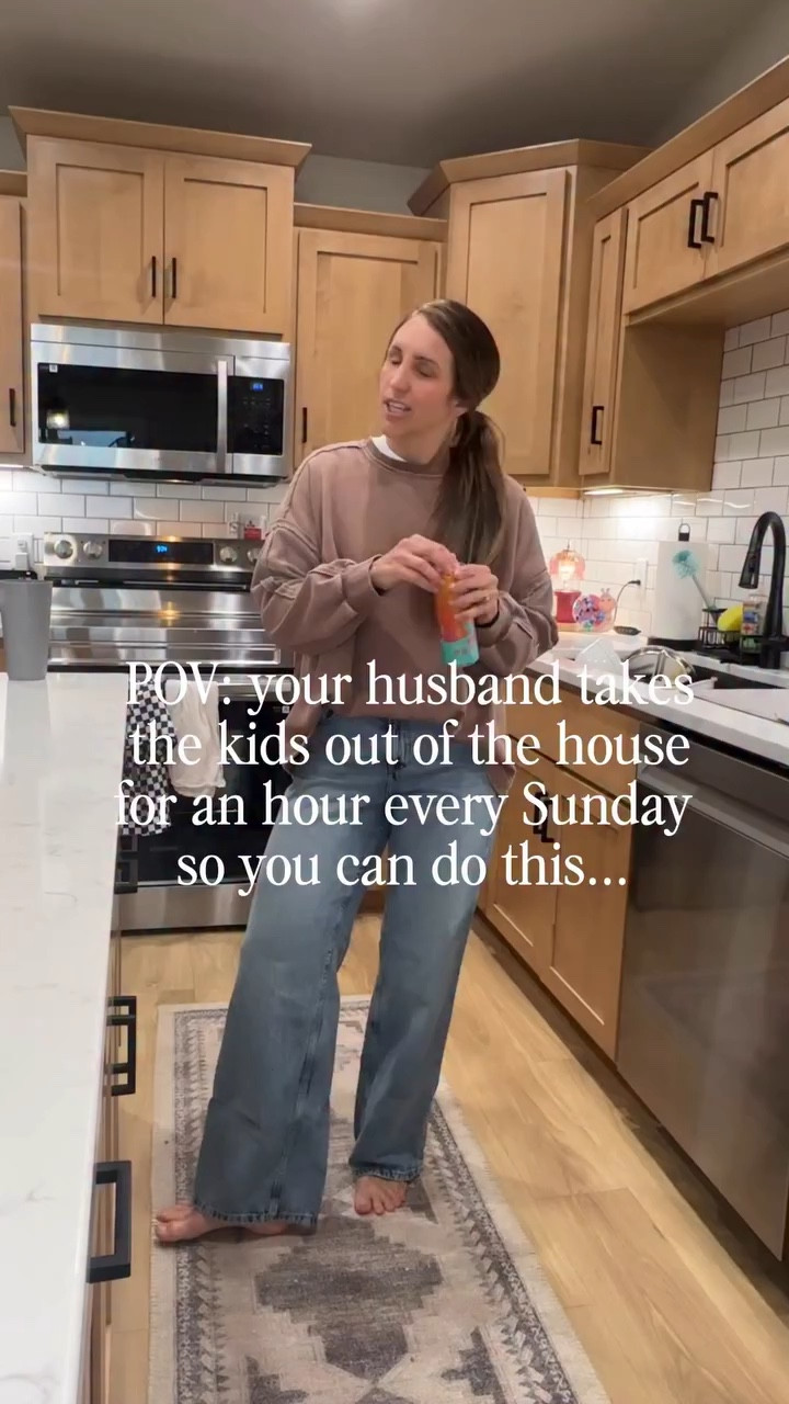 Happy Sunday 🫶🏼

What’s one thing you NEED to do Sunday? 

I do: 
>> home reset (light clean) 
>> grocery reset
>> money reset 
>> life admin 

Been doing it for years, so I have it down quick. 
But definitely didn’t start like that, add small things every week & it’ll get easier! 

Enjoy the rest of the day! 

#sundayreset #workingmomroutines #workingmomreset #weeklyreset #weeklyroutine