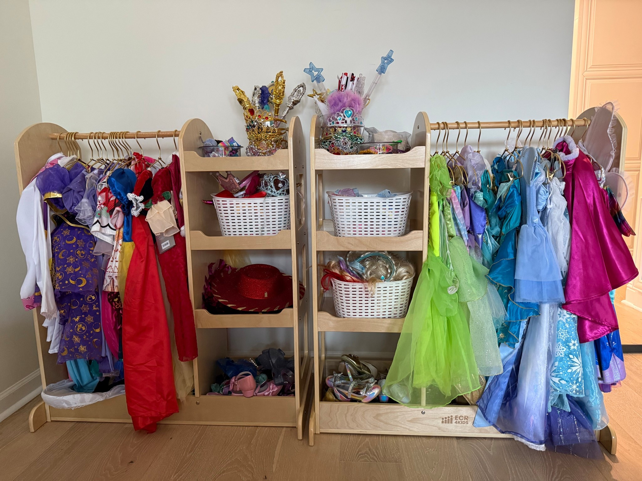 Dress up storage. Kids storage. Play dress up. Toy room. Organization 