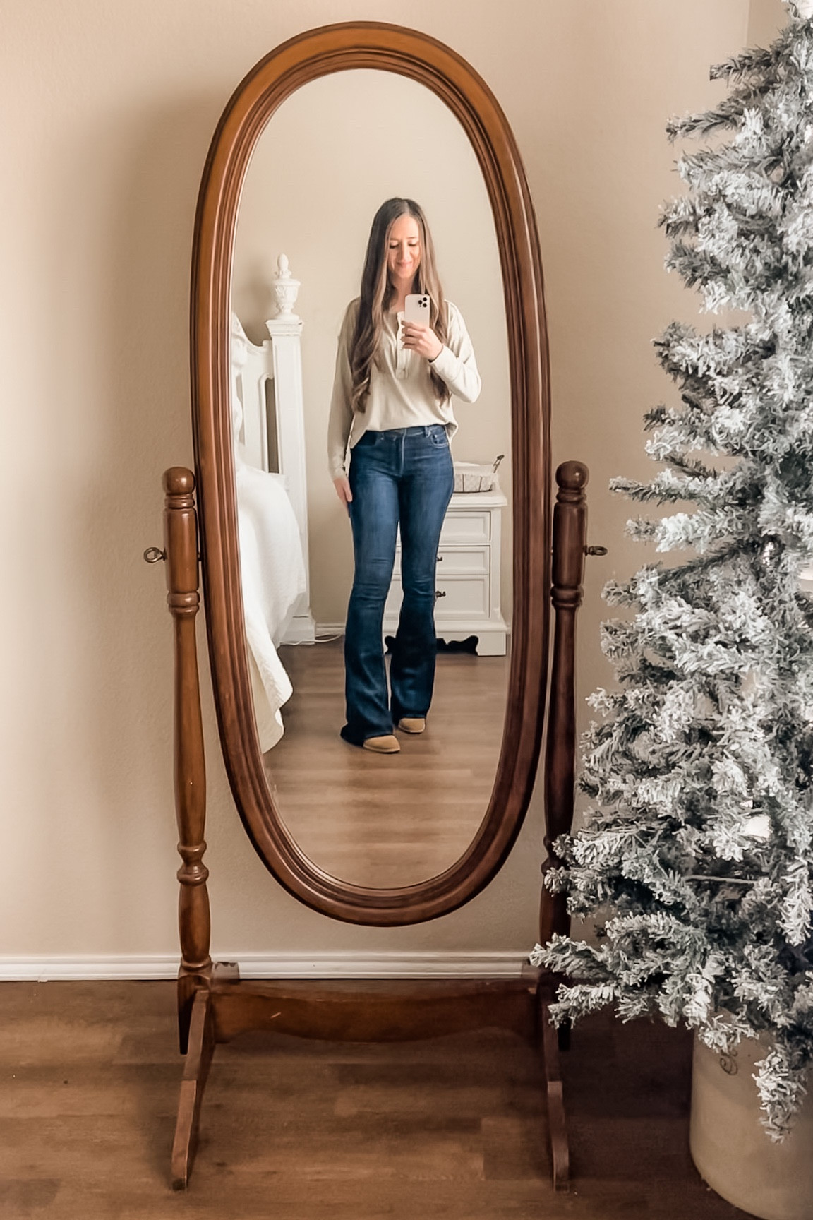 Style Neuflora w/Me 🤎

I’m no fashion blogger but I sure do love a good find. @neuflorawardrobe is one I wish I found sooner! 🤎

I have been loving @neuflorawardrobe’s timeless and cohesive collections of women’s clothing. Each month they release a new collection that seamlessly fits with collections prior. Their thoughtfulness in creating a wardrobe that reduces overwhelm and creates ease in finding something to wear is what every busy mom, sister, and friend needs! 

These two tops are from the November collection (still available) but their December collection launches today at 2 pm CST! Click the link in their bio to shop.

•
•
•

Sierra Top: Cream, wearing size Small
Newcastle Sweater: Cream, wearing size S/M


#LTKshoecrush #LTKunder100 #LTKHoliday