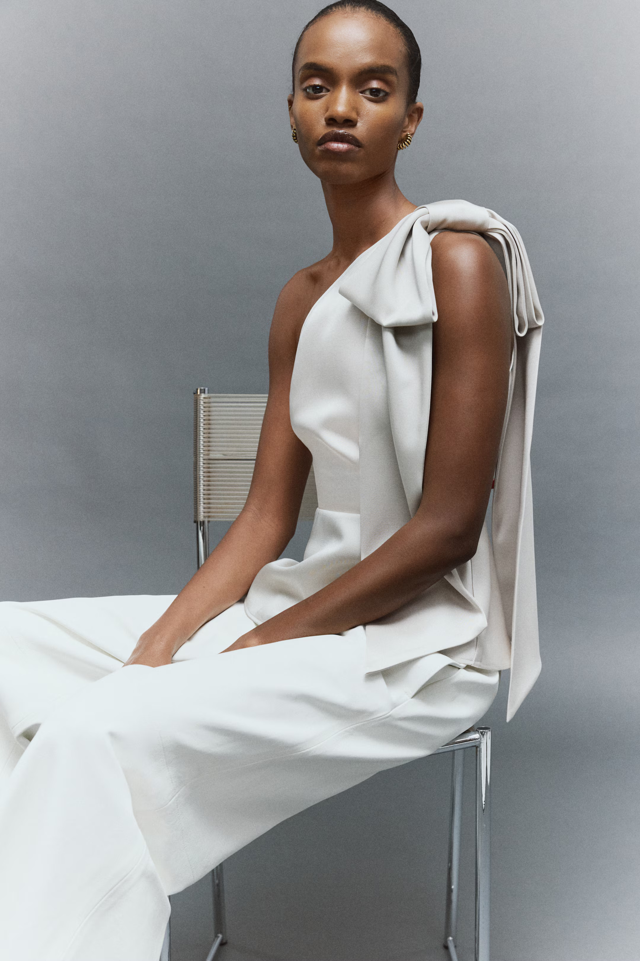 Bow-detail one-shoulder top | H&M (UK, MY, IN, SG, PH, TW, HK)