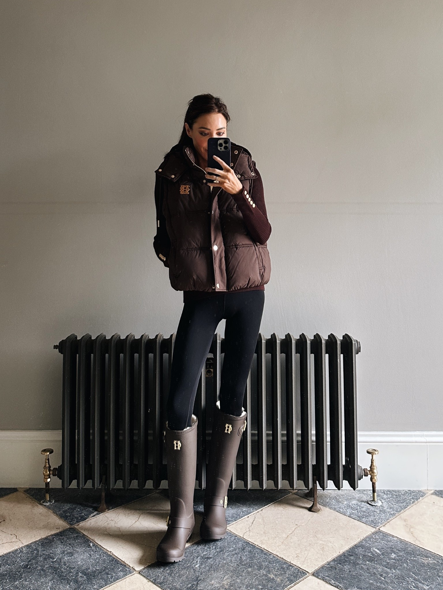 The sleeves on the puffer are detachable 

#LTKautumn