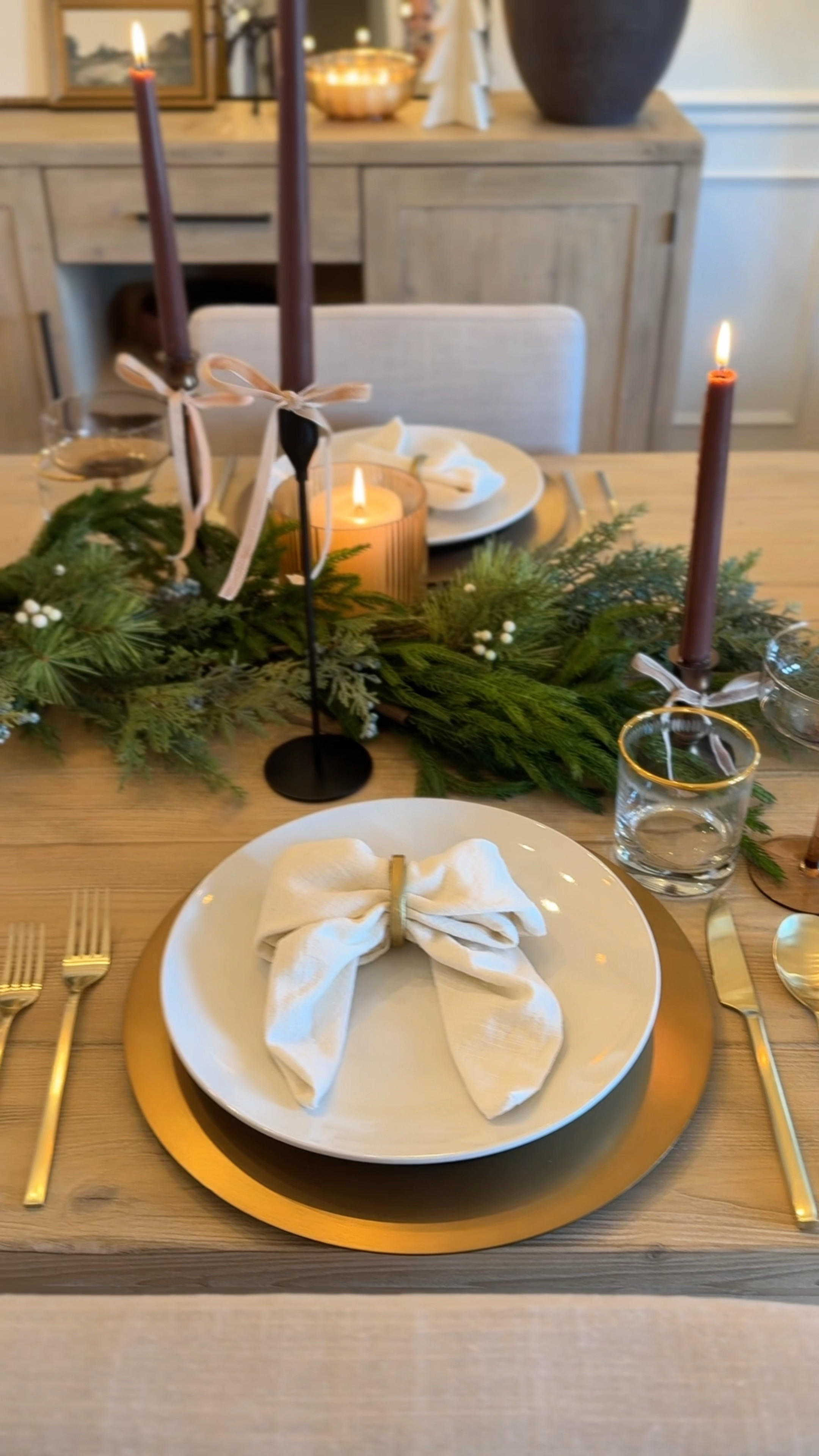 Christmas Dining Room 🎀🍽️✨

loving bows so folded my napkins into bows 🎀

#LTKHome #LTKHoliday #LTKWatchNow